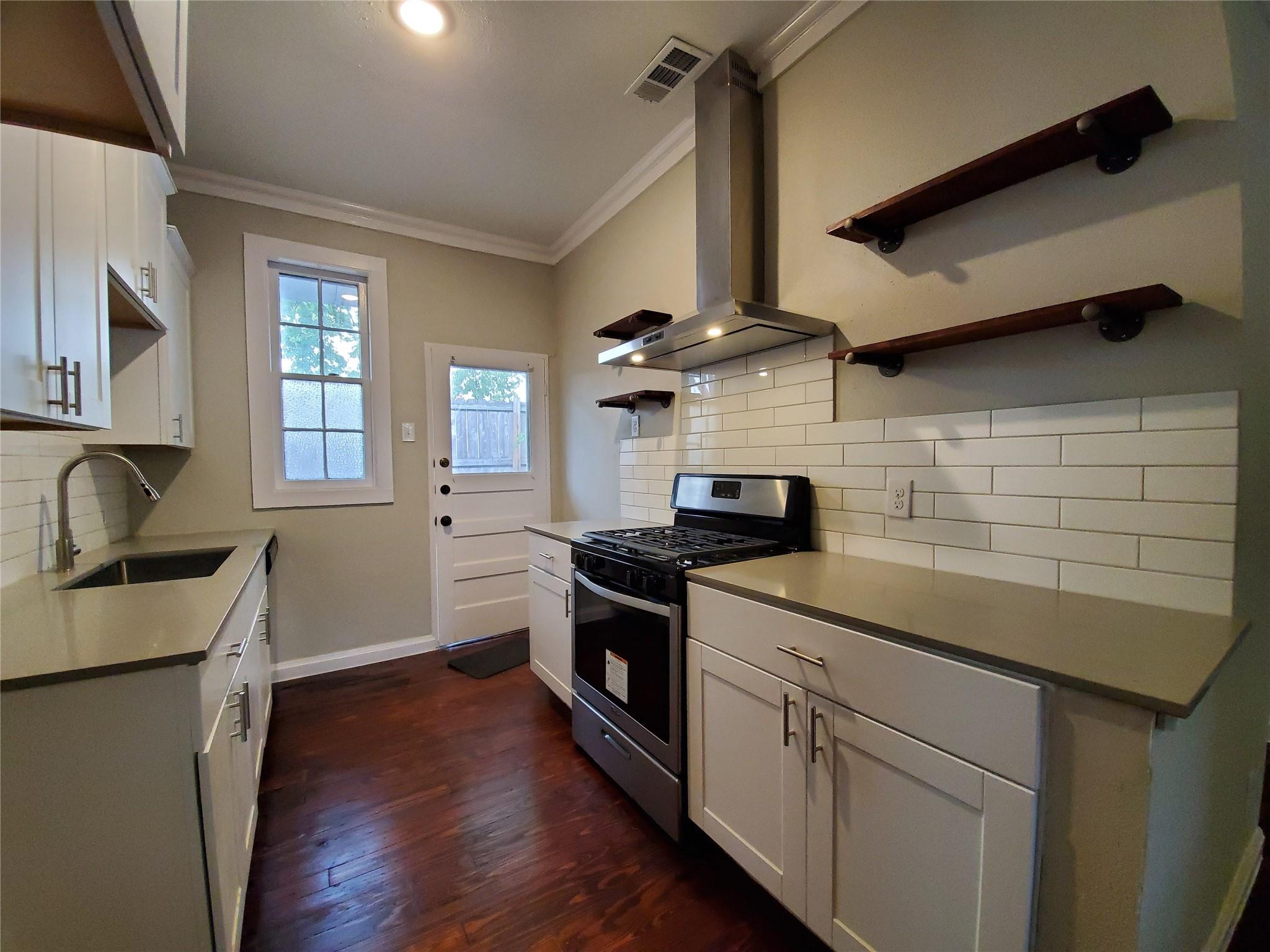 925 E 41st St # B, Austin, TX 78751