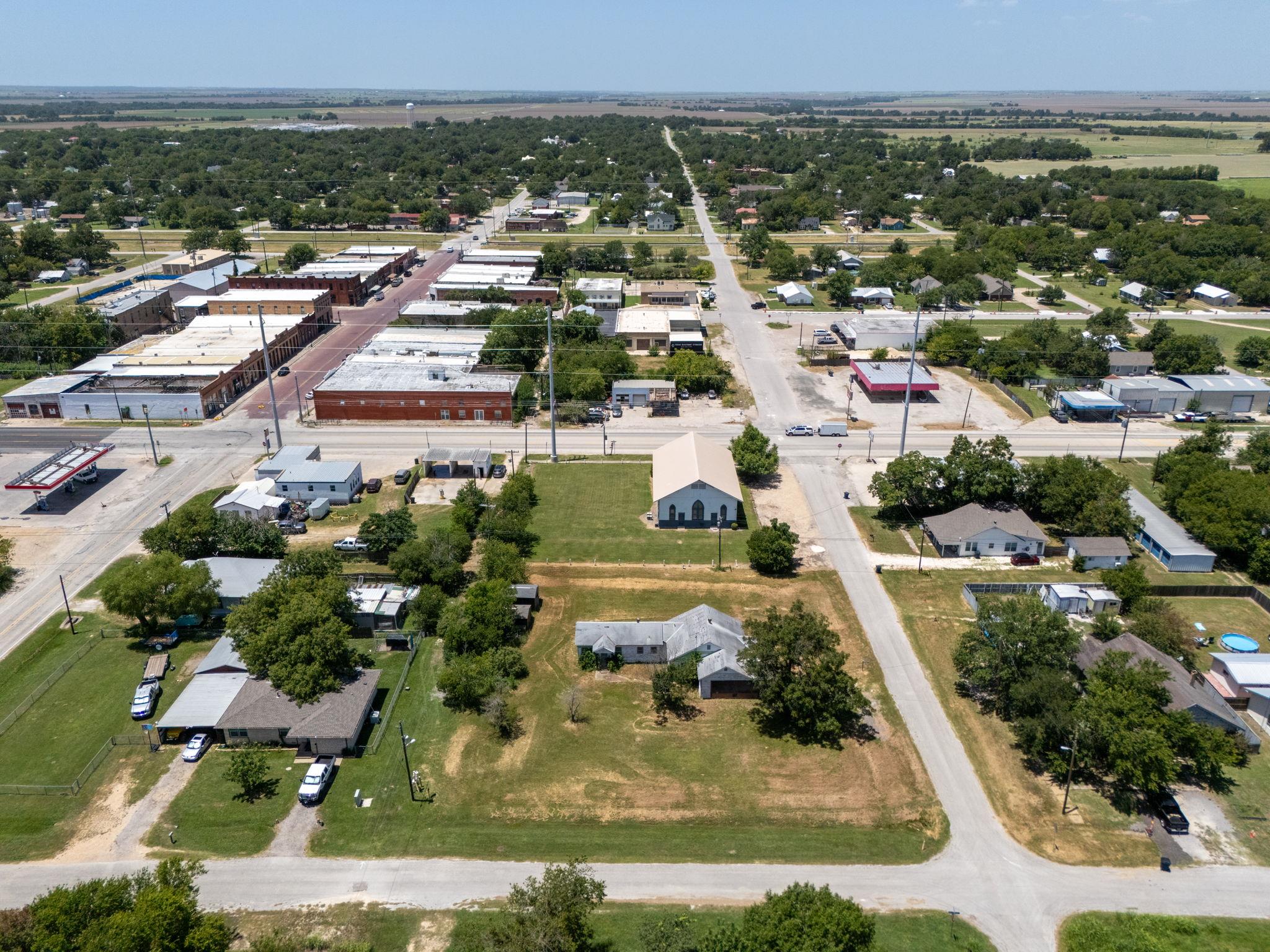 325 E Bell St, Bartlett, TX 76511