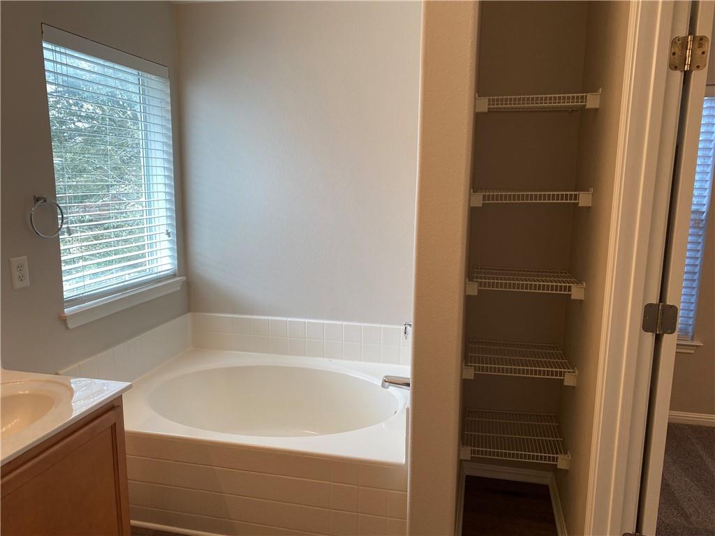 2700 Saddle Blanket Pl, Leander, TX 78641