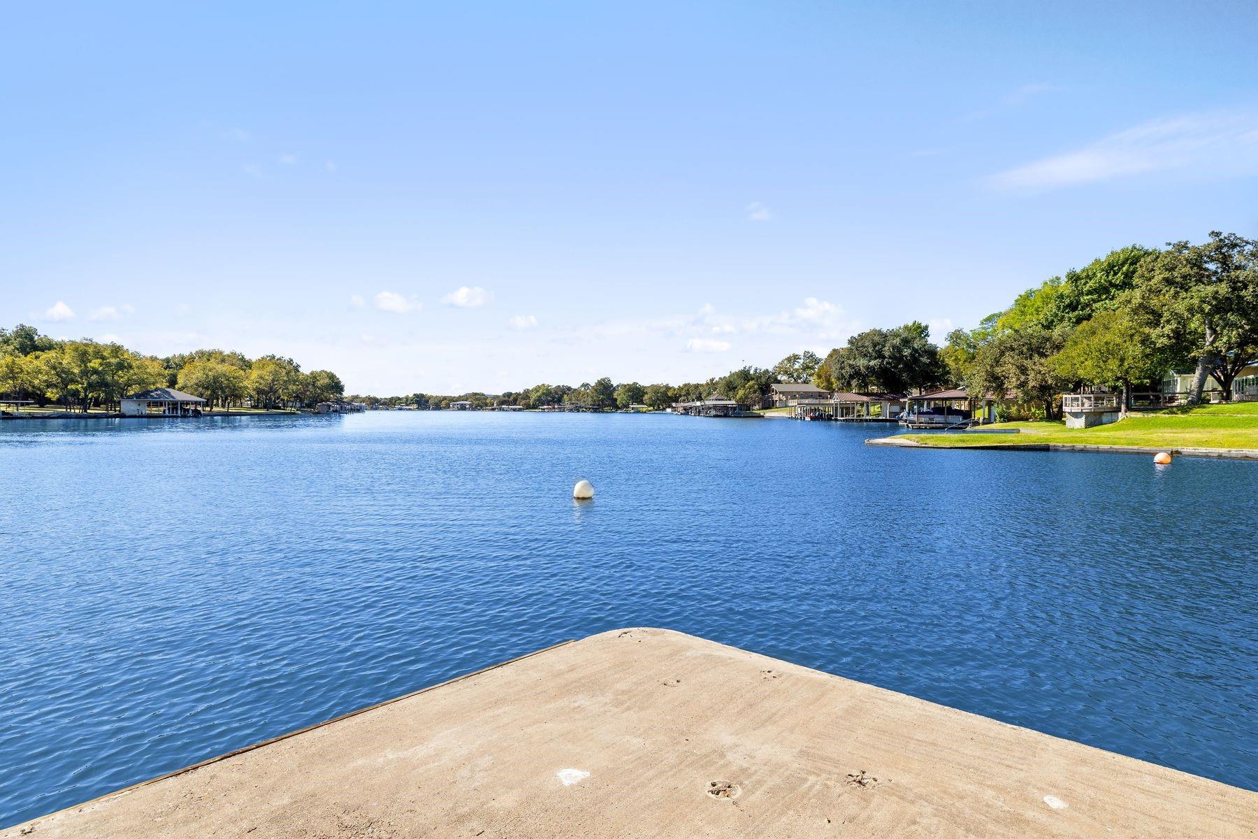 1880 Purple Sage Ln, Kingsland, TX 78639