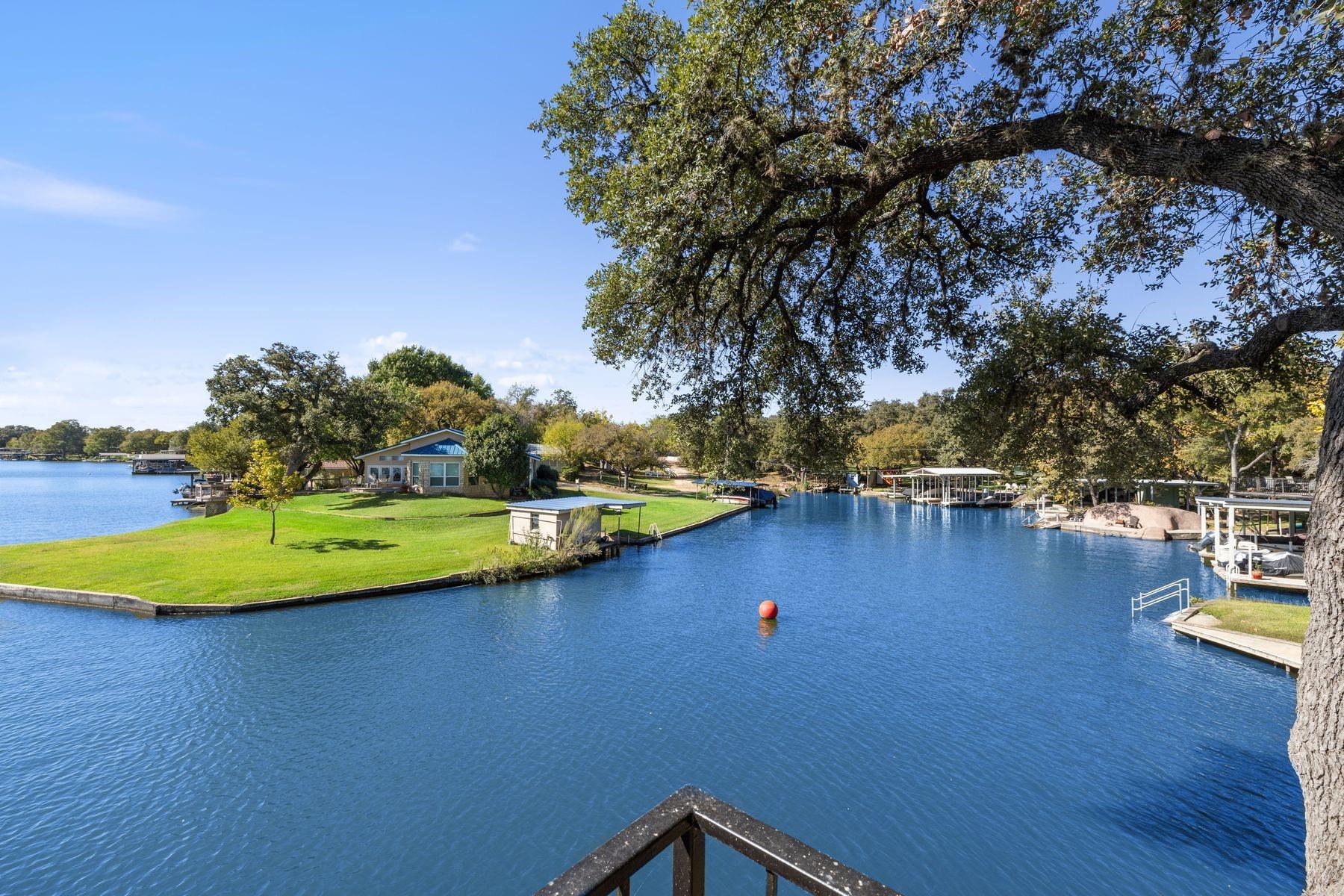 1880 Purple Sage Ln, Kingsland, TX 78639