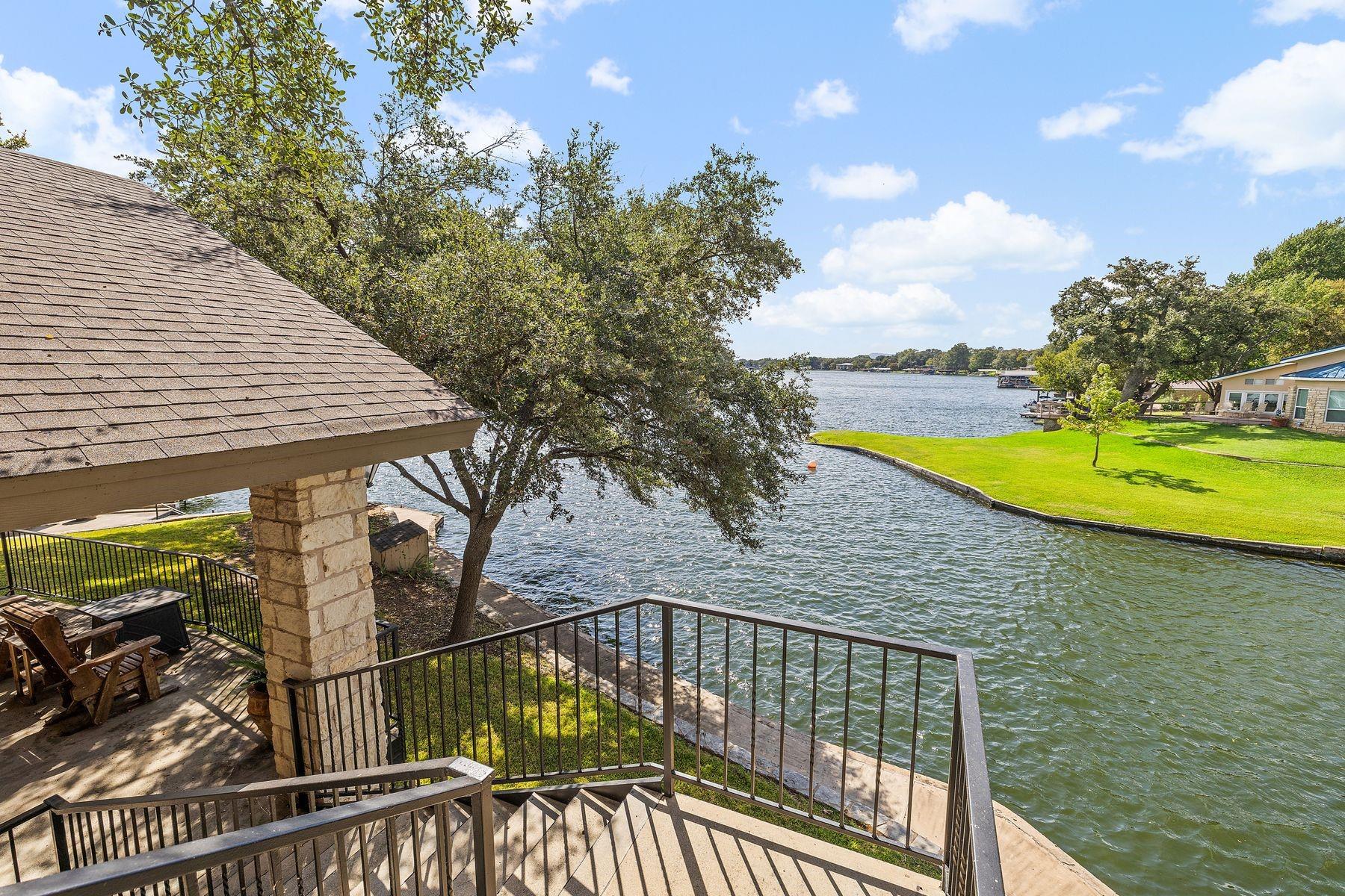 1880 Purple Sage Ln, Kingsland, TX 78639