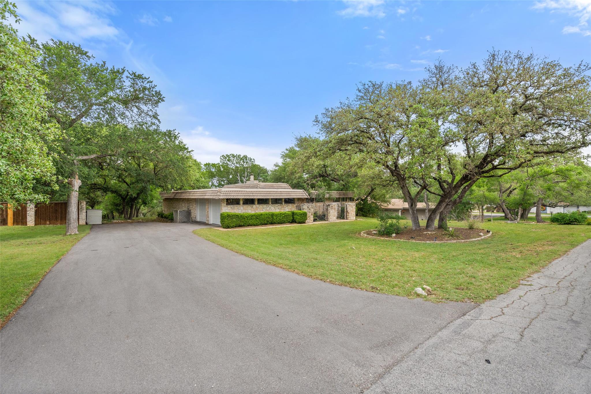 113 Comet, Lakeway, TX 78734