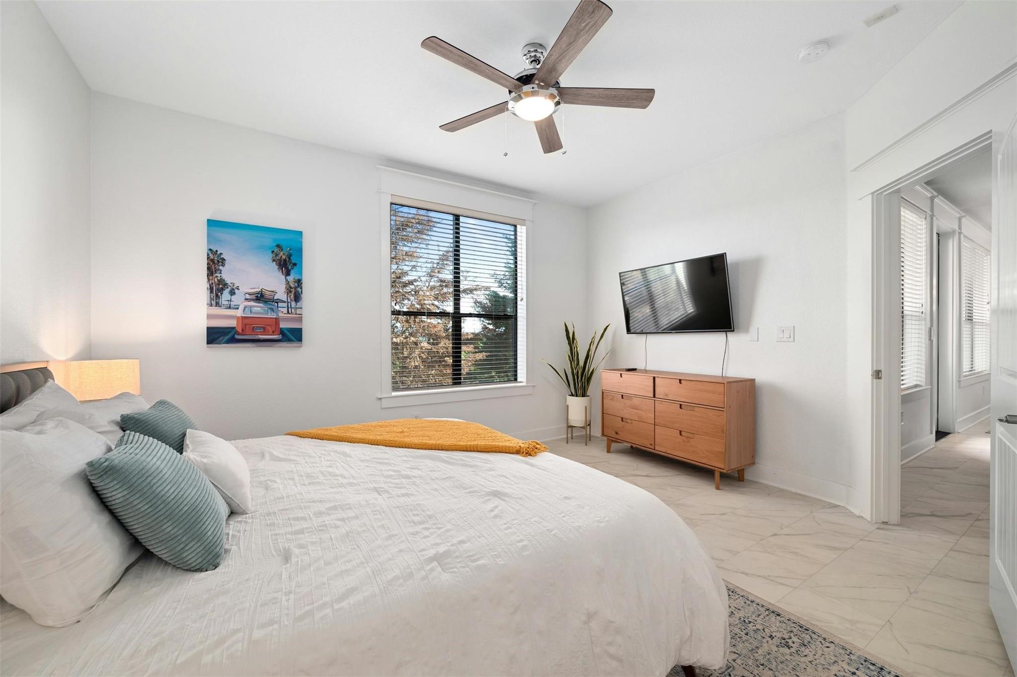 17800 Edgewood Way # 202, Jonestown, TX 78645