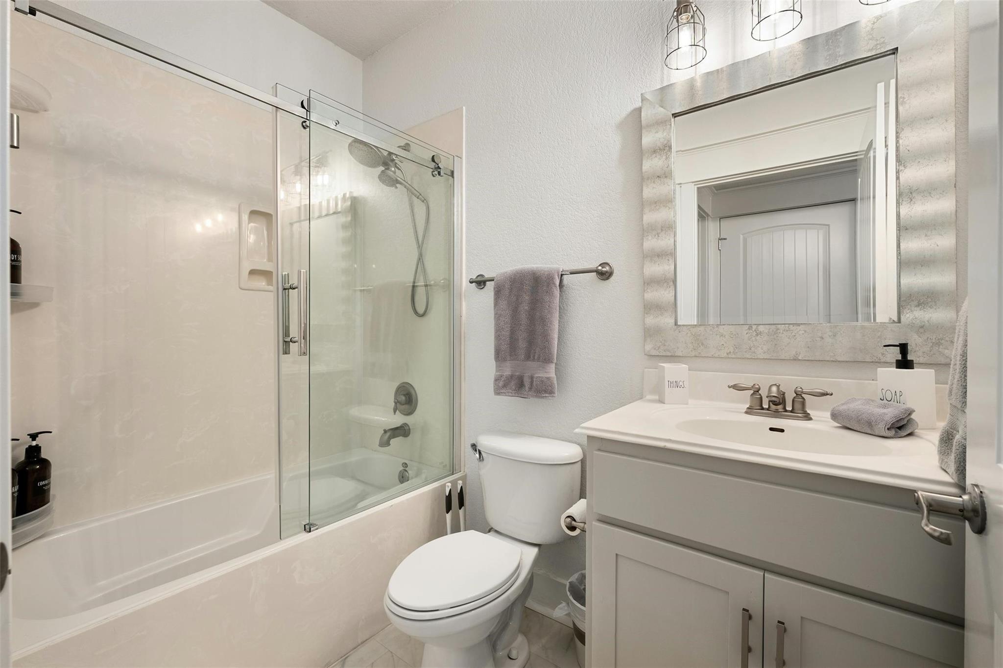 17800 Edgewood Way # 202, Jonestown, TX 78645