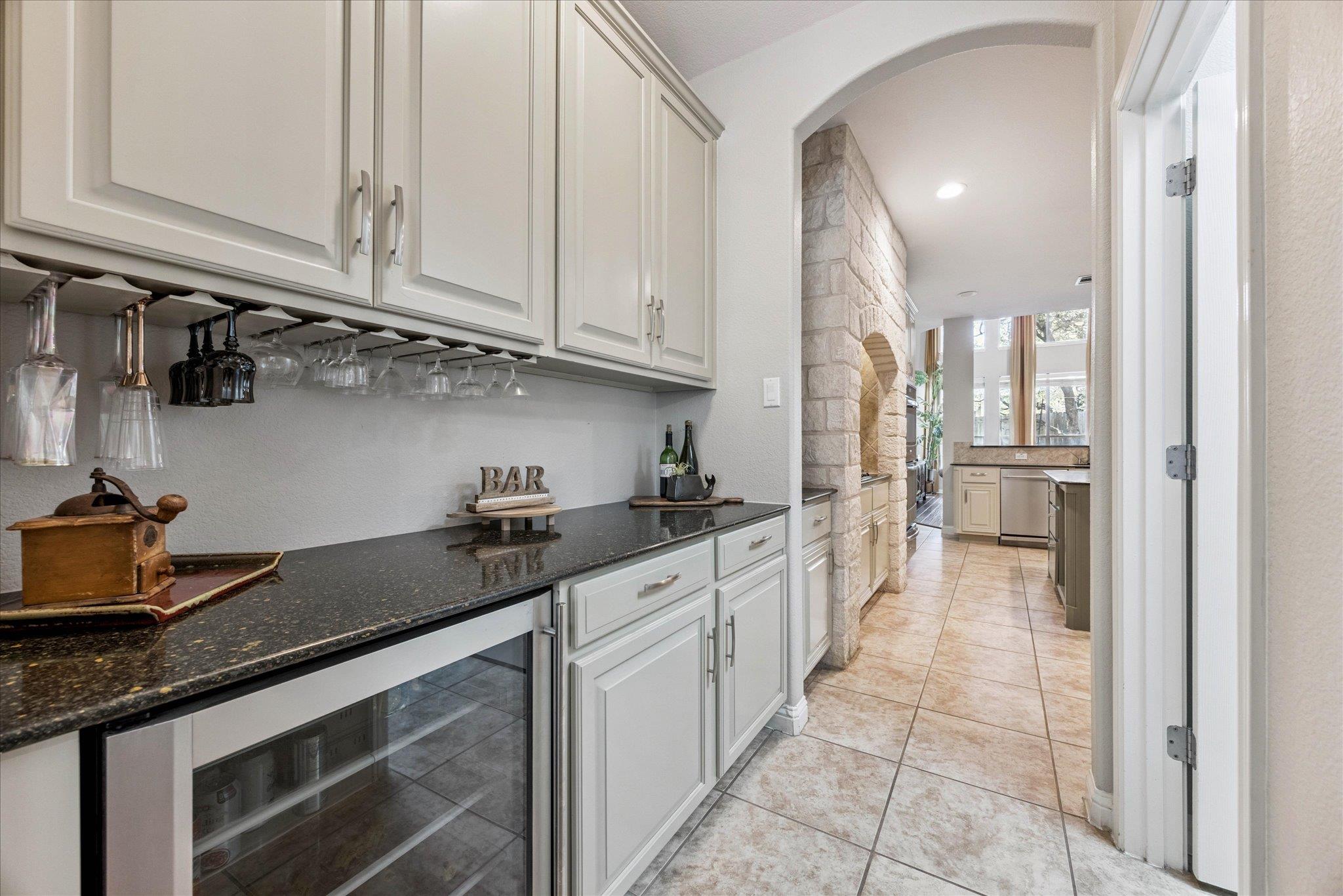 6817 Blissfield Dr, Austin, TX 78739