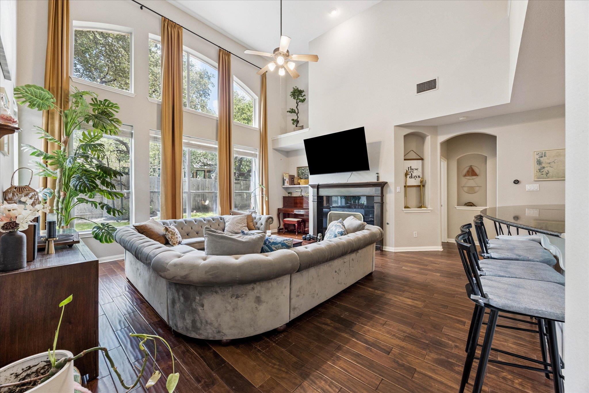 6817 Blissfield Dr, Austin, TX 78739