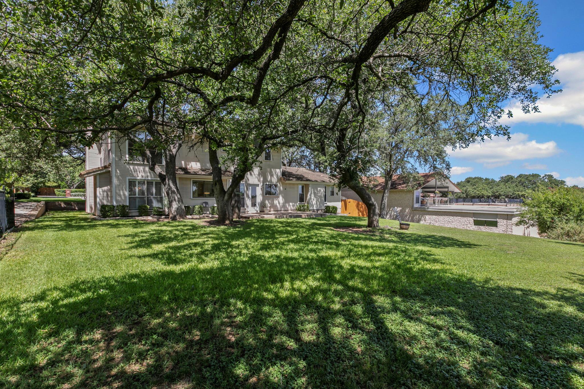 415 Dasher Dr, Lakeway, TX 78734