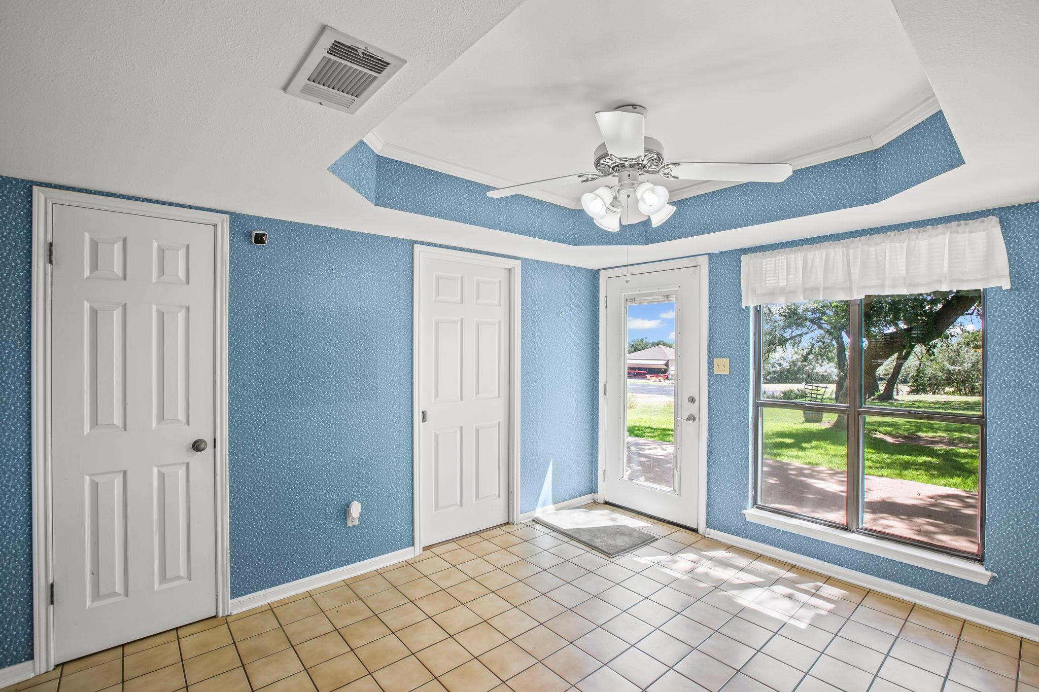 415 Dasher Dr, Lakeway, TX 78734