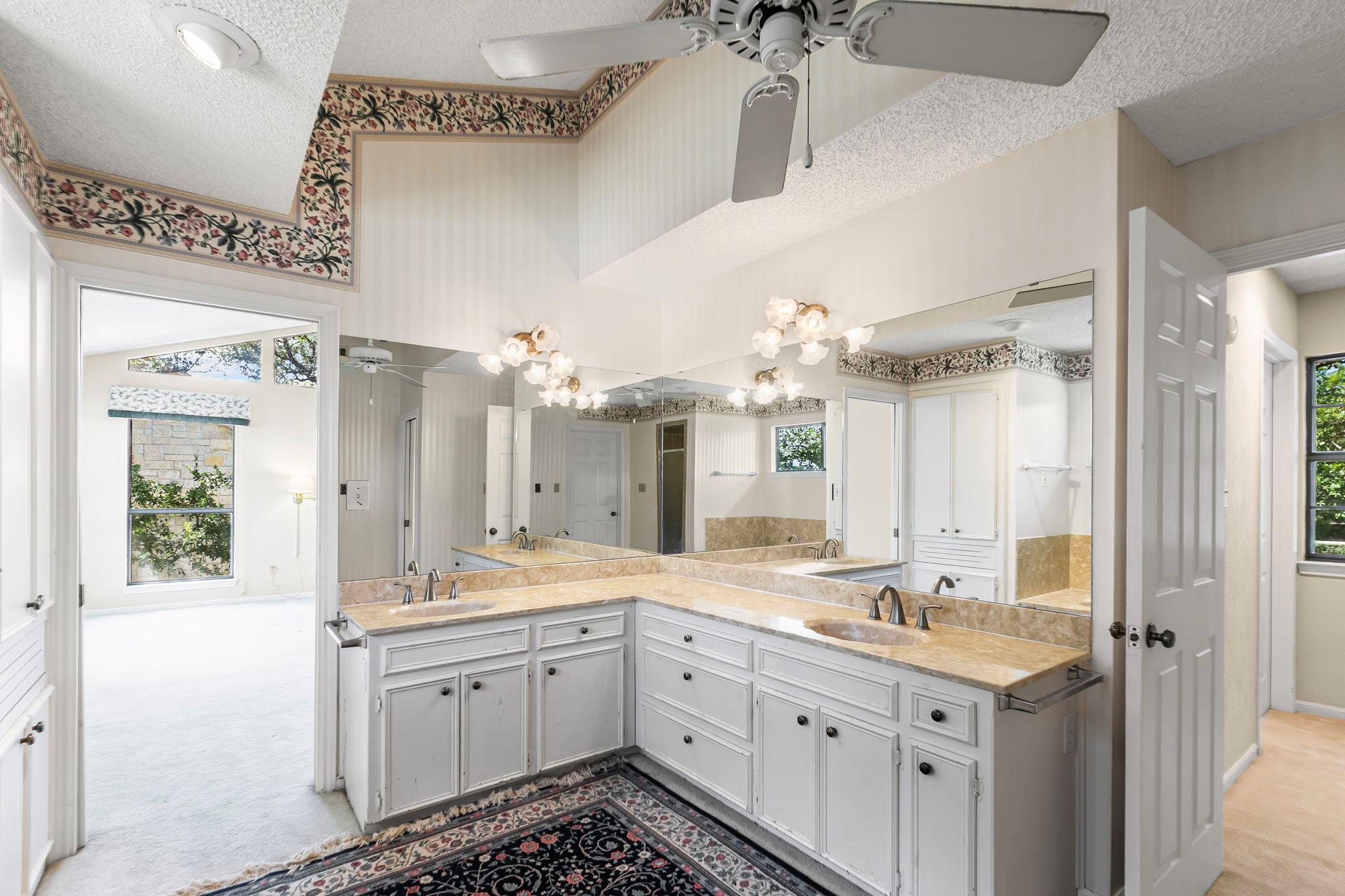 415 Dasher Dr, Lakeway, TX 78734