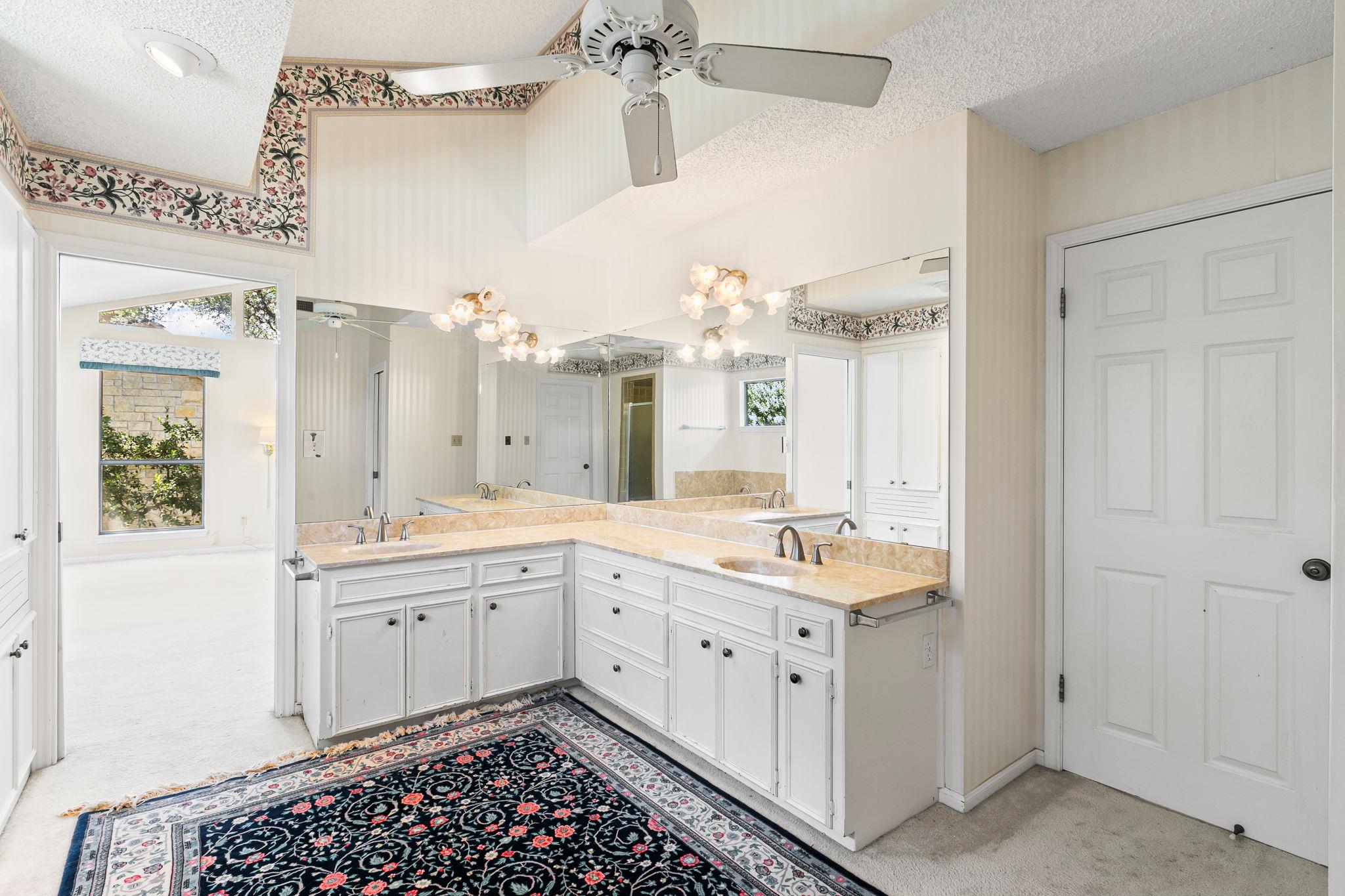 415 Dasher Dr, Lakeway, TX 78734