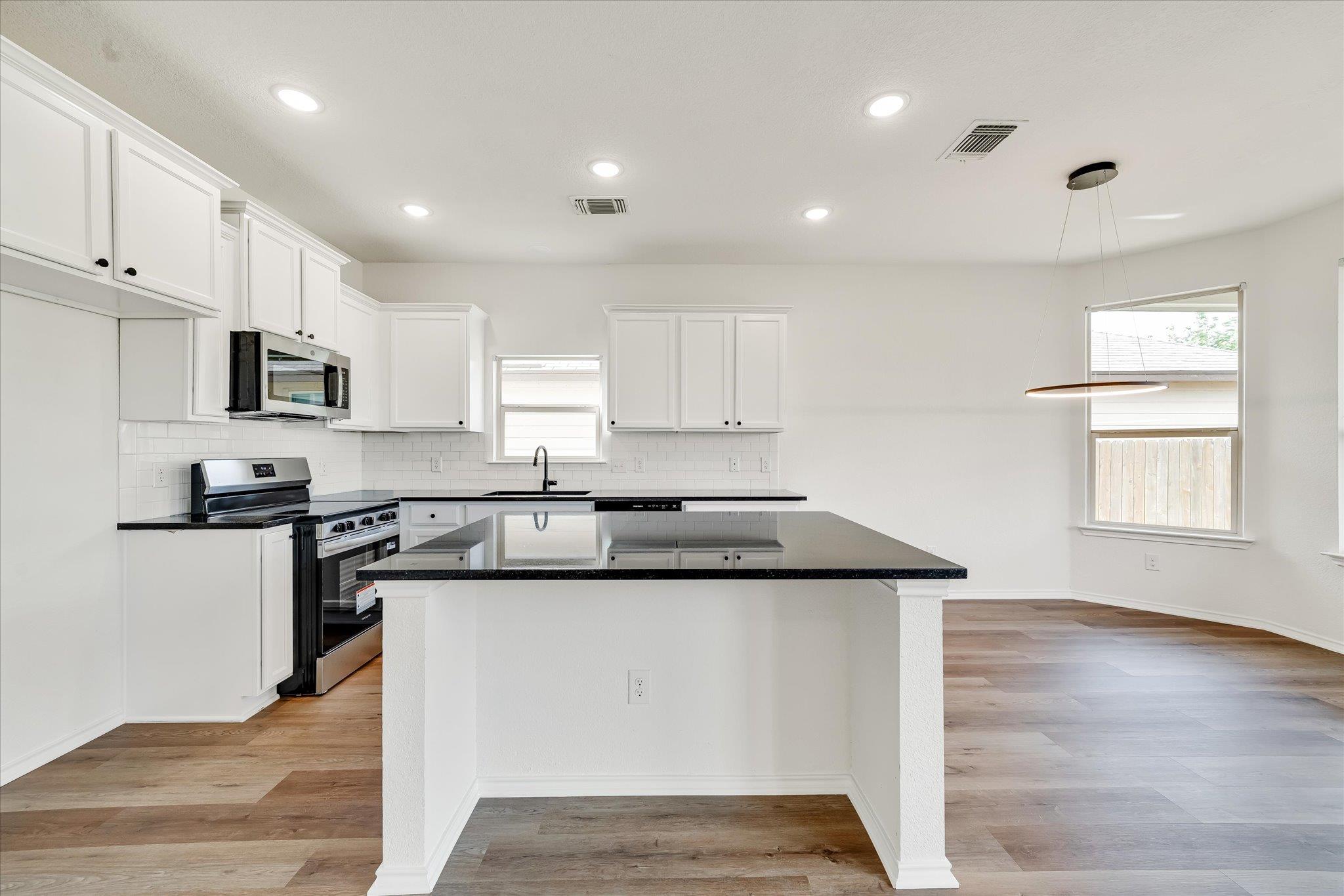 1109 Ibis Falls Loop, Jarrell, TX 76537