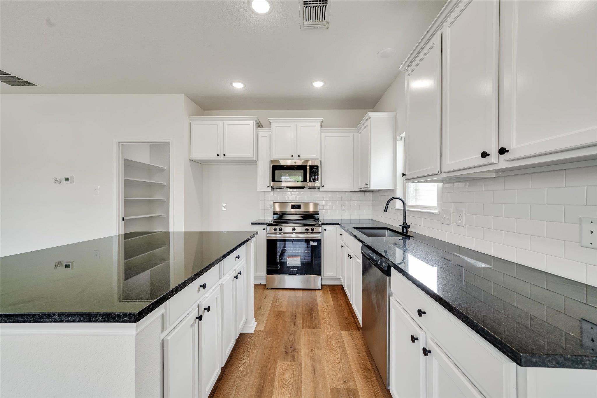 1109 Ibis Falls Loop, Jarrell, TX 76537