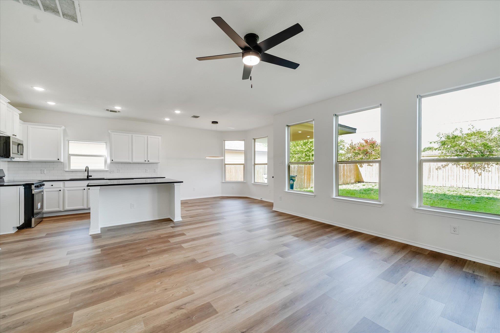 1109 Ibis Falls Loop, Jarrell, TX 76537