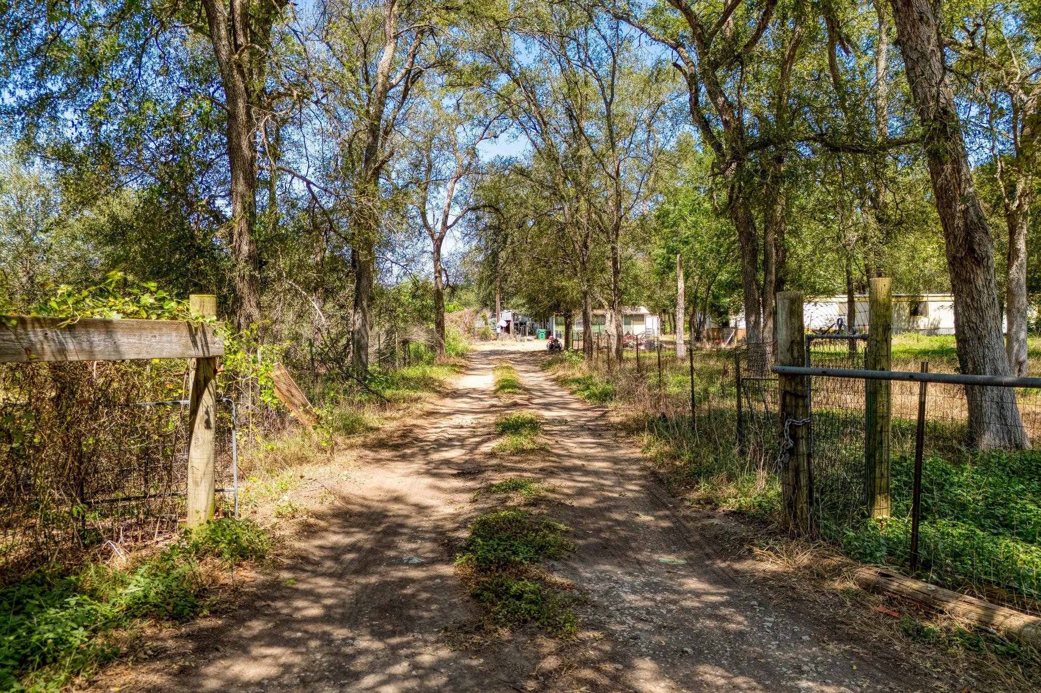1300 S Webberwood Way, Elgin, TX 78621