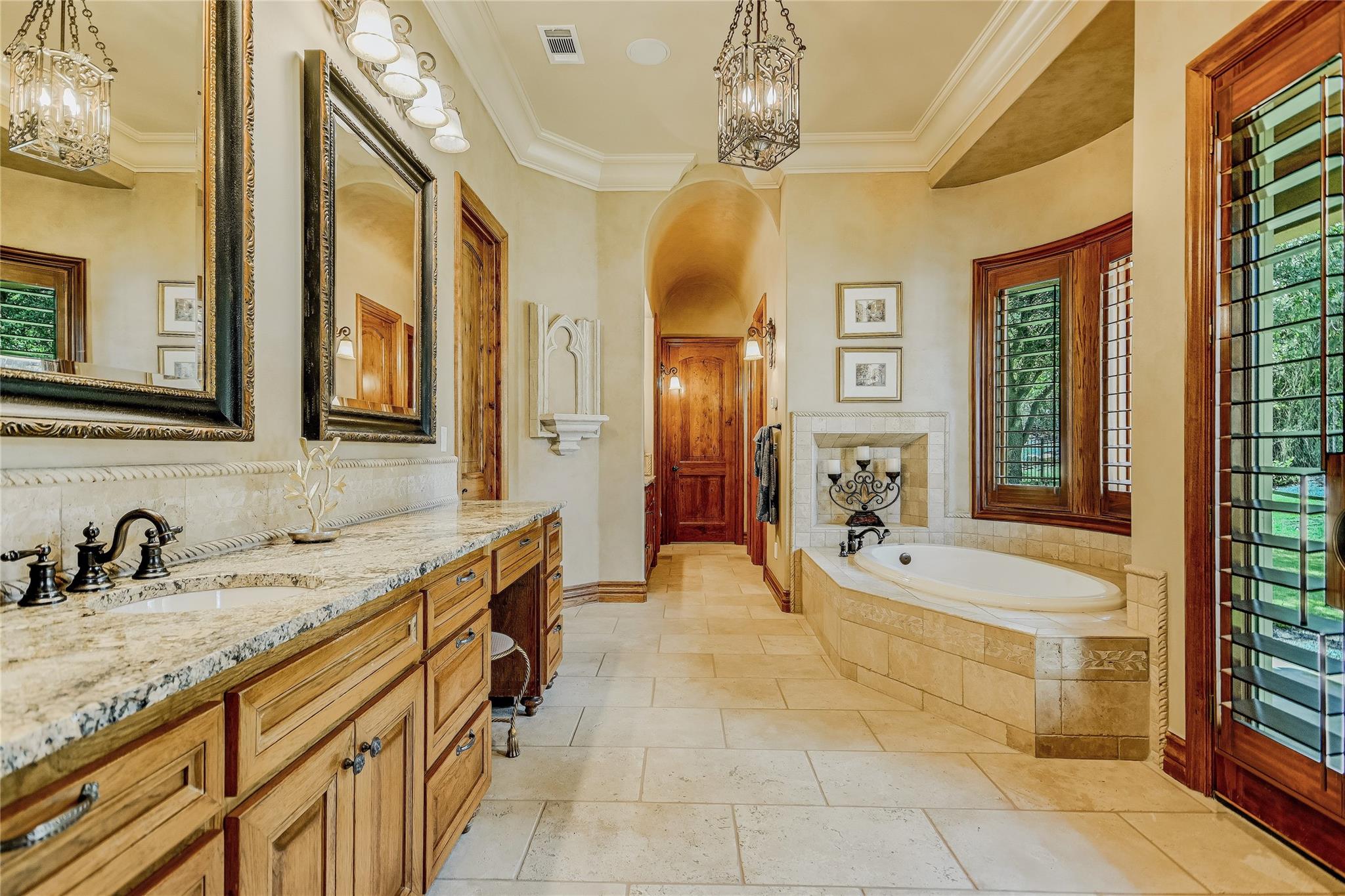 5324 W Fm 2147, Horseshoe Bay, TX 78657