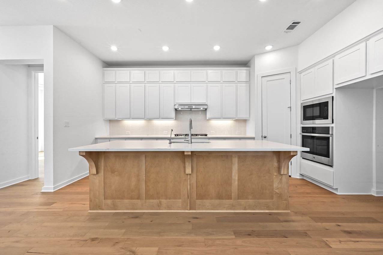 221 Wild Lily Trl, Georgetown, TX 78628