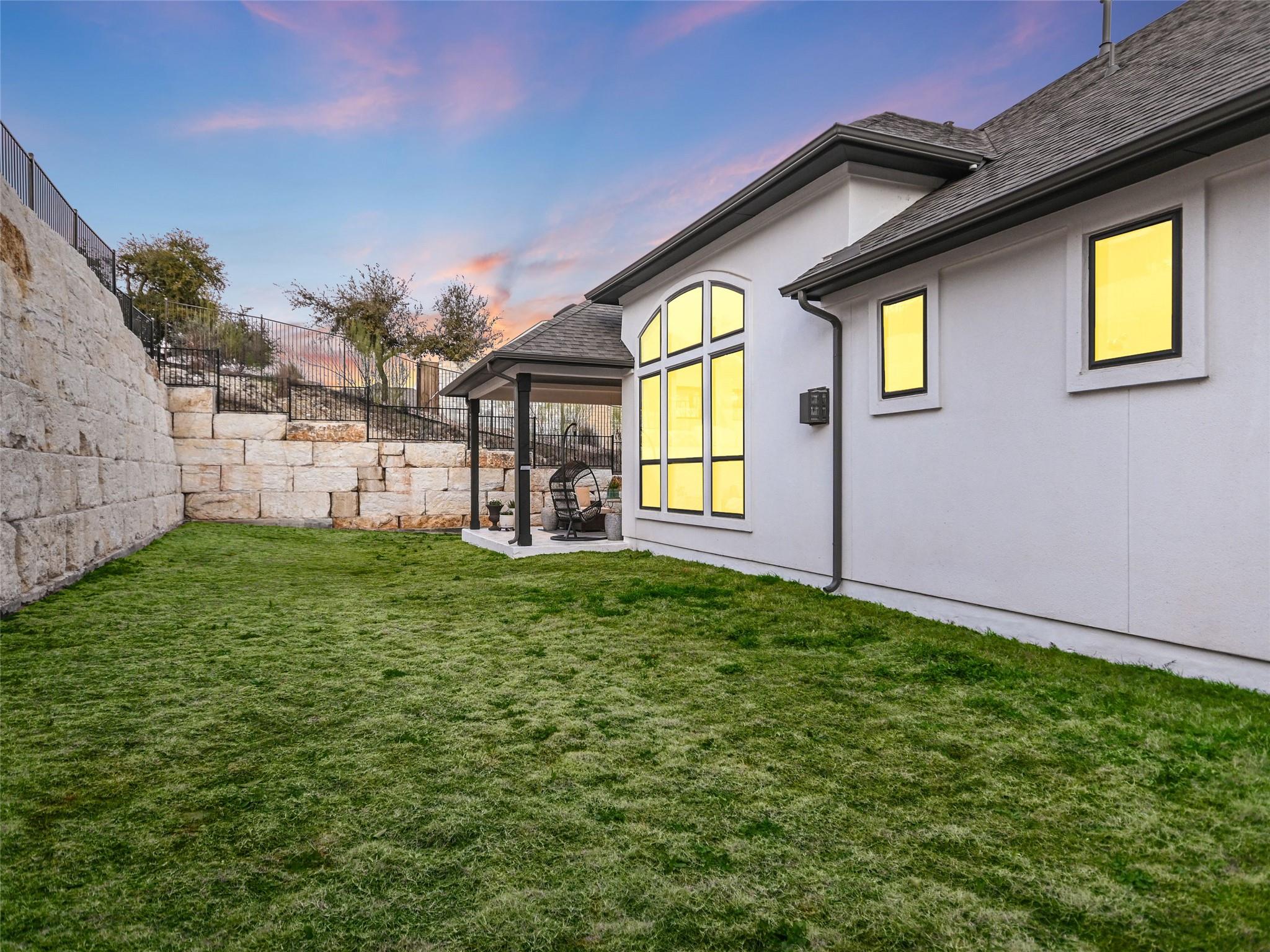 308 Lodestone Ln, Austin, TX 78738