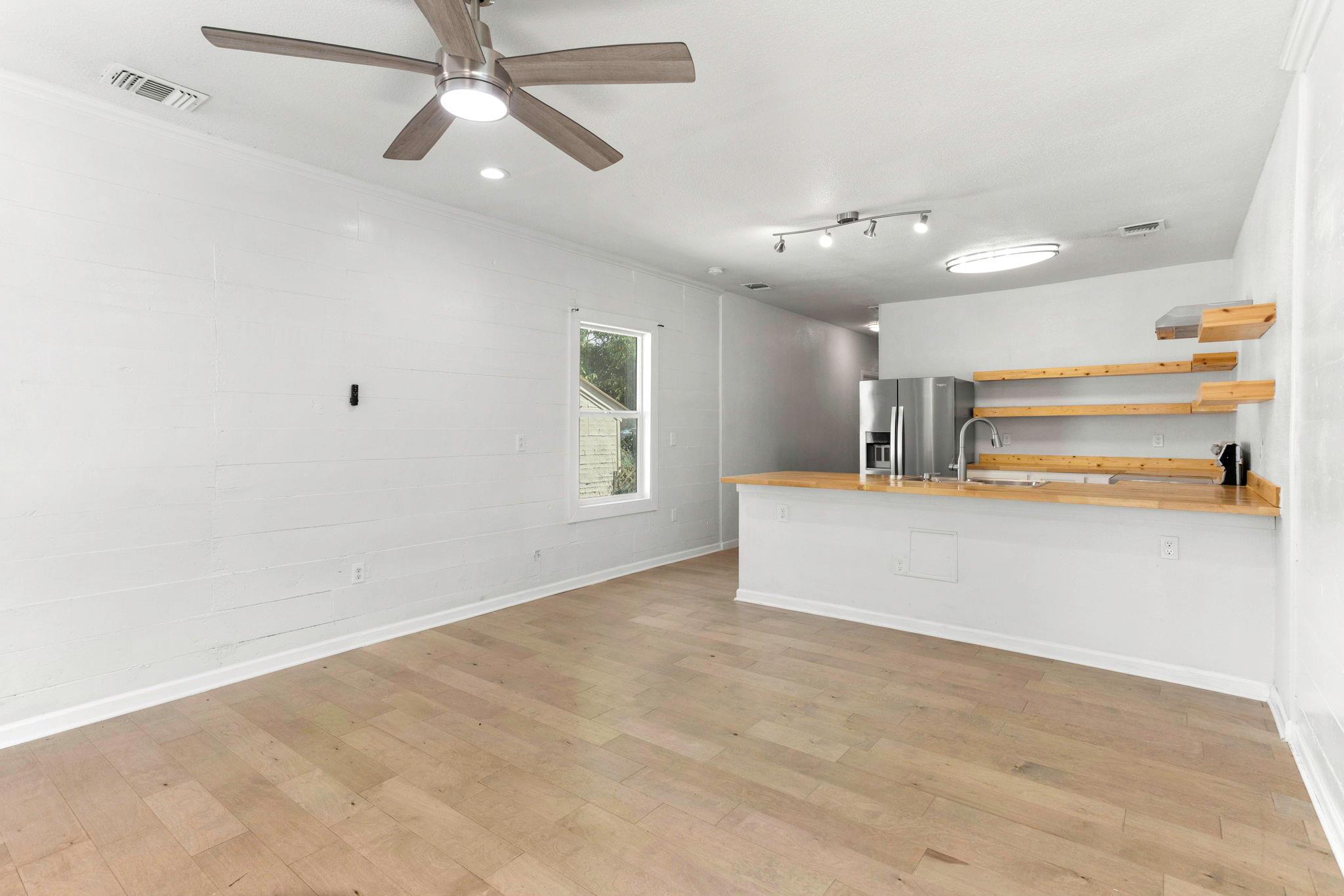 1530 E Crockett St, San Antonio, TX 78202