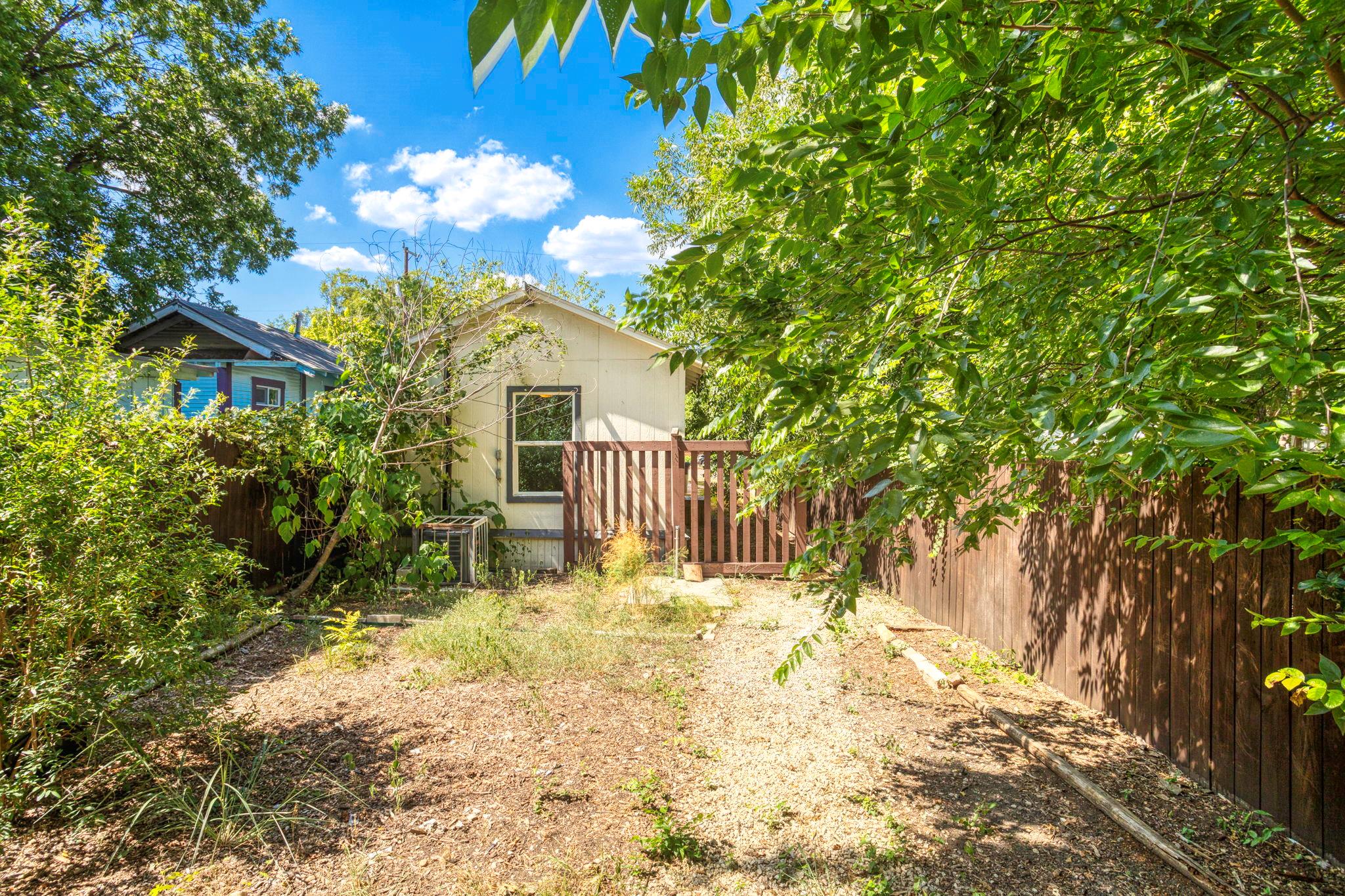 1530 E Crockett St, San Antonio, TX 78202