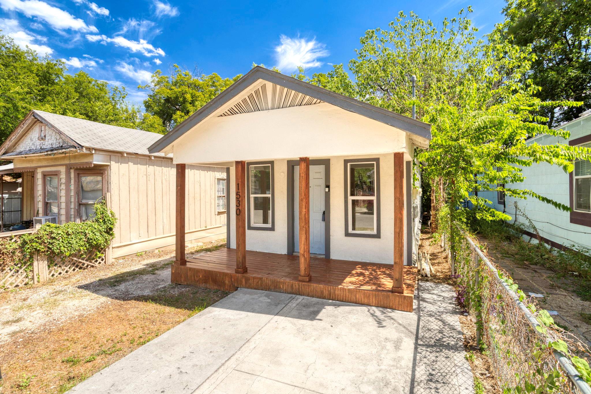 1530 E Crockett St, San Antonio, TX 78202