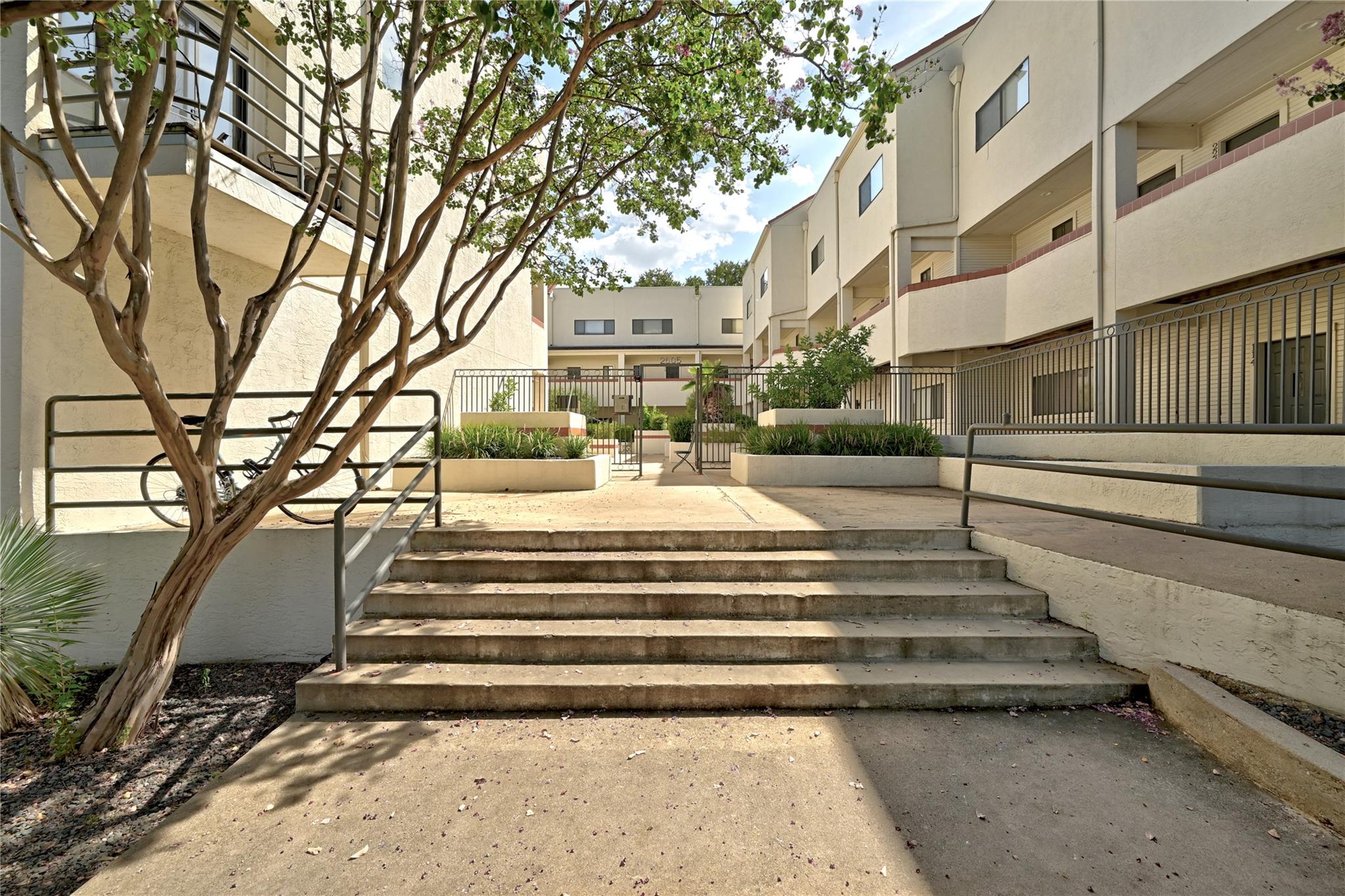 2605 Enfield Rd # 111, Austin, TX 78703