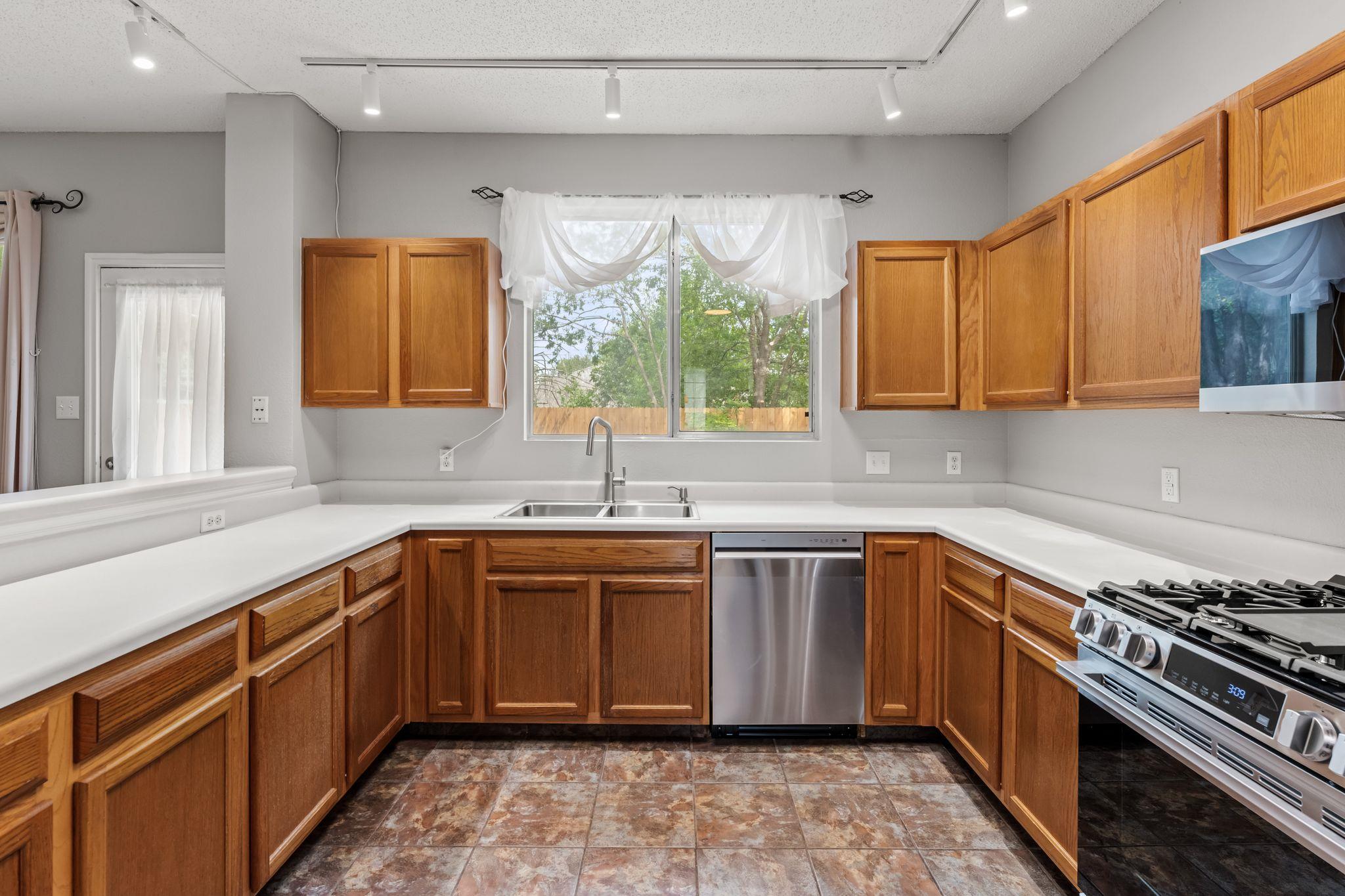 1303 Julies Walk, Pflugerville, TX 78660