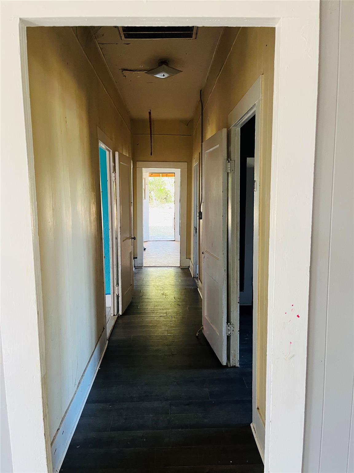 106 N Pear St, Rockdale, TX 76567