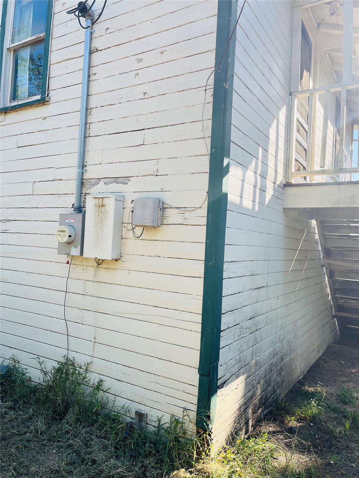 106 N Pear St, Rockdale, TX 76567