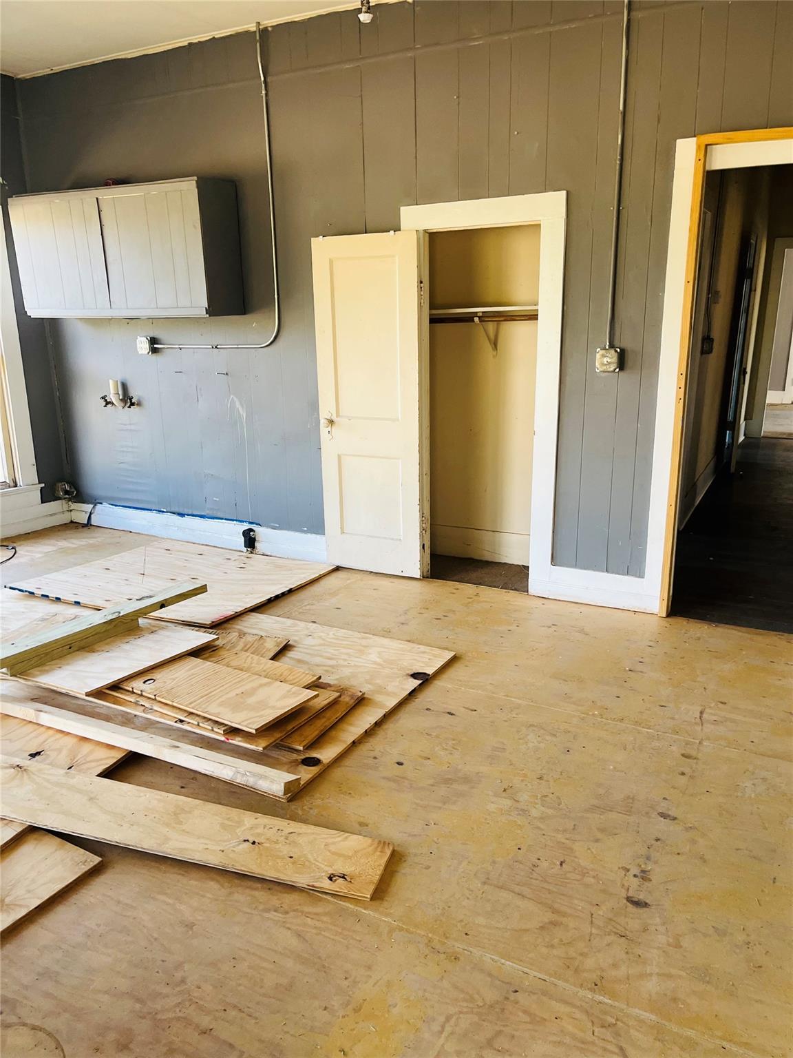 106 N Pear St, Rockdale, TX 76567