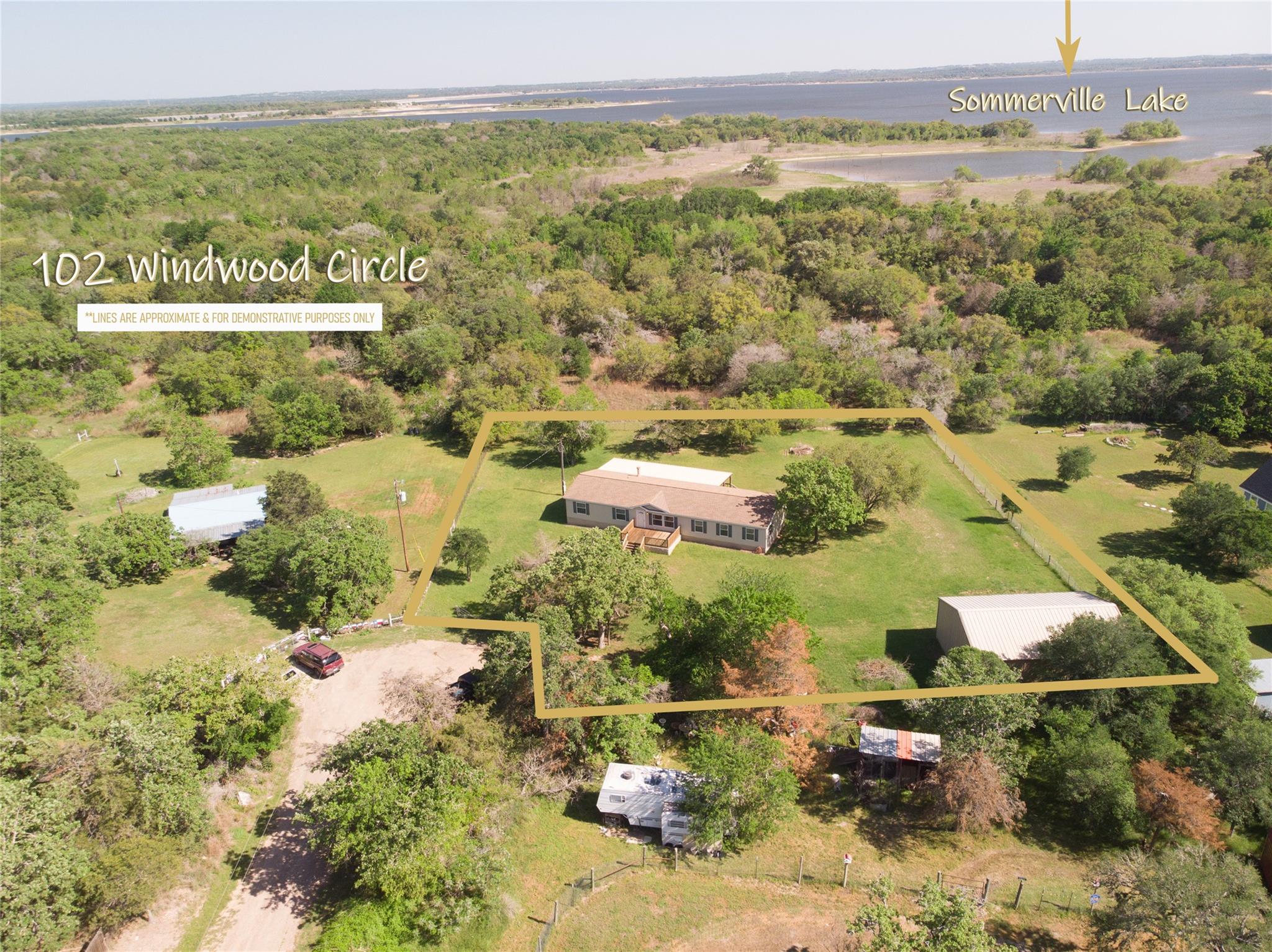 102 Windwood Cir, Somerville, TX 77879