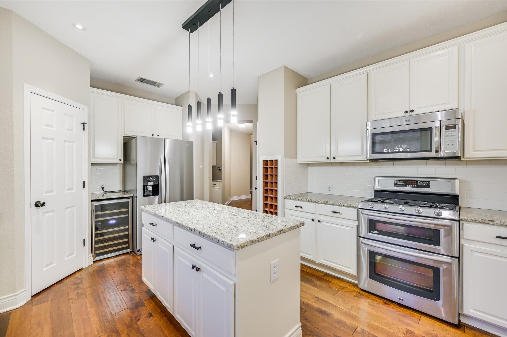 7018 Avignon Dr, Round Rock, TX 78681