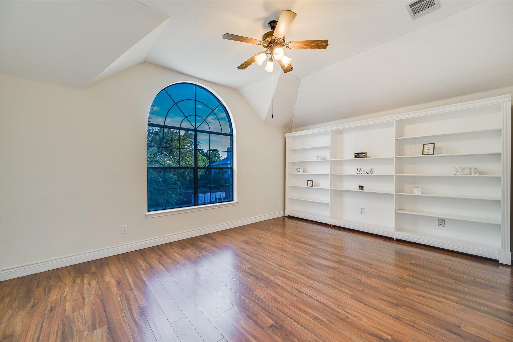 7018 Avignon Dr, Round Rock, TX 78681