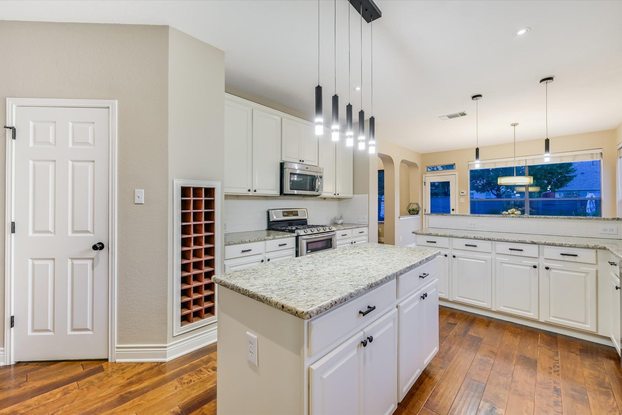 7018 Avignon Dr, Round Rock, TX 78681