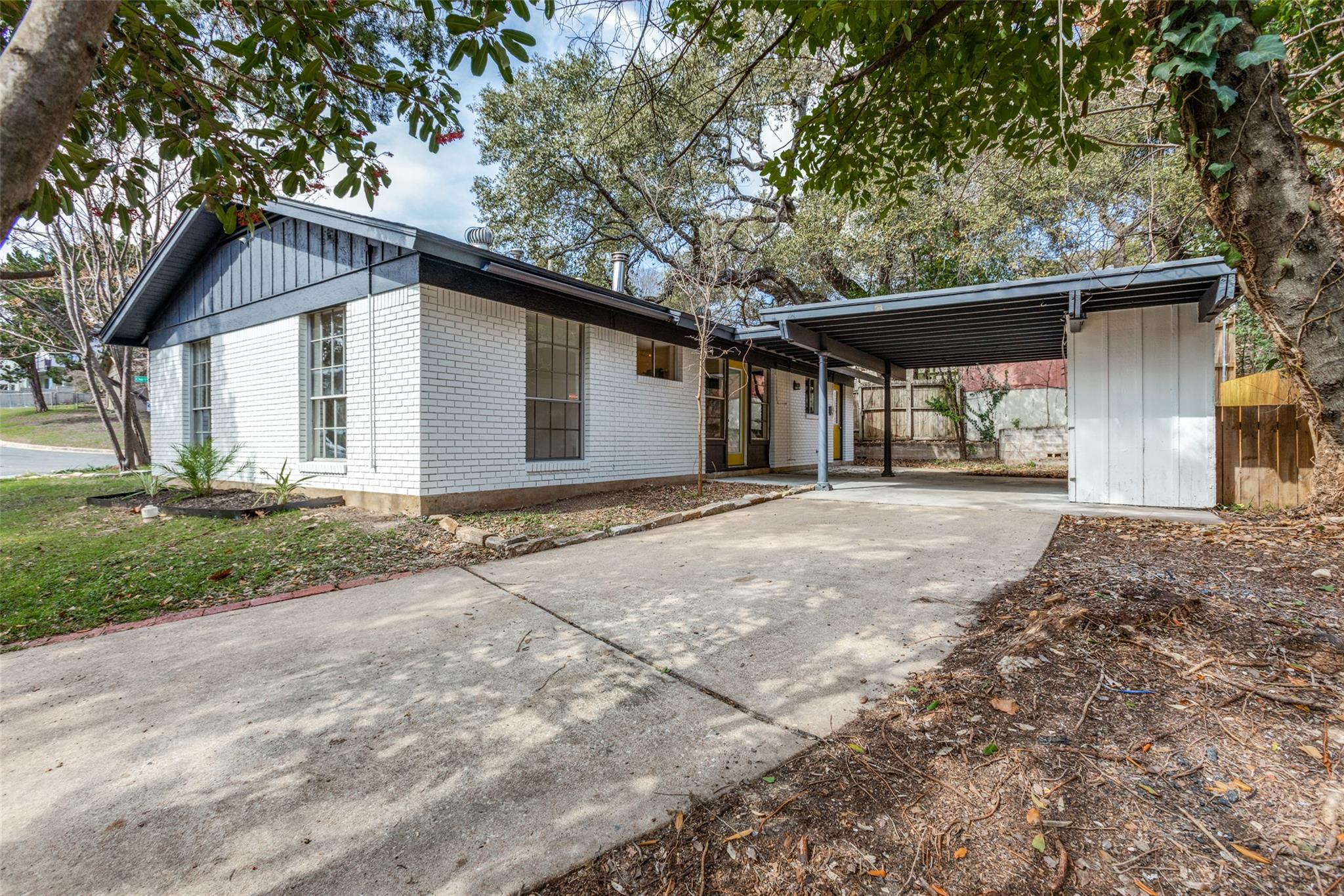 400 Cherry Hill Dr, Austin, TX 78704
