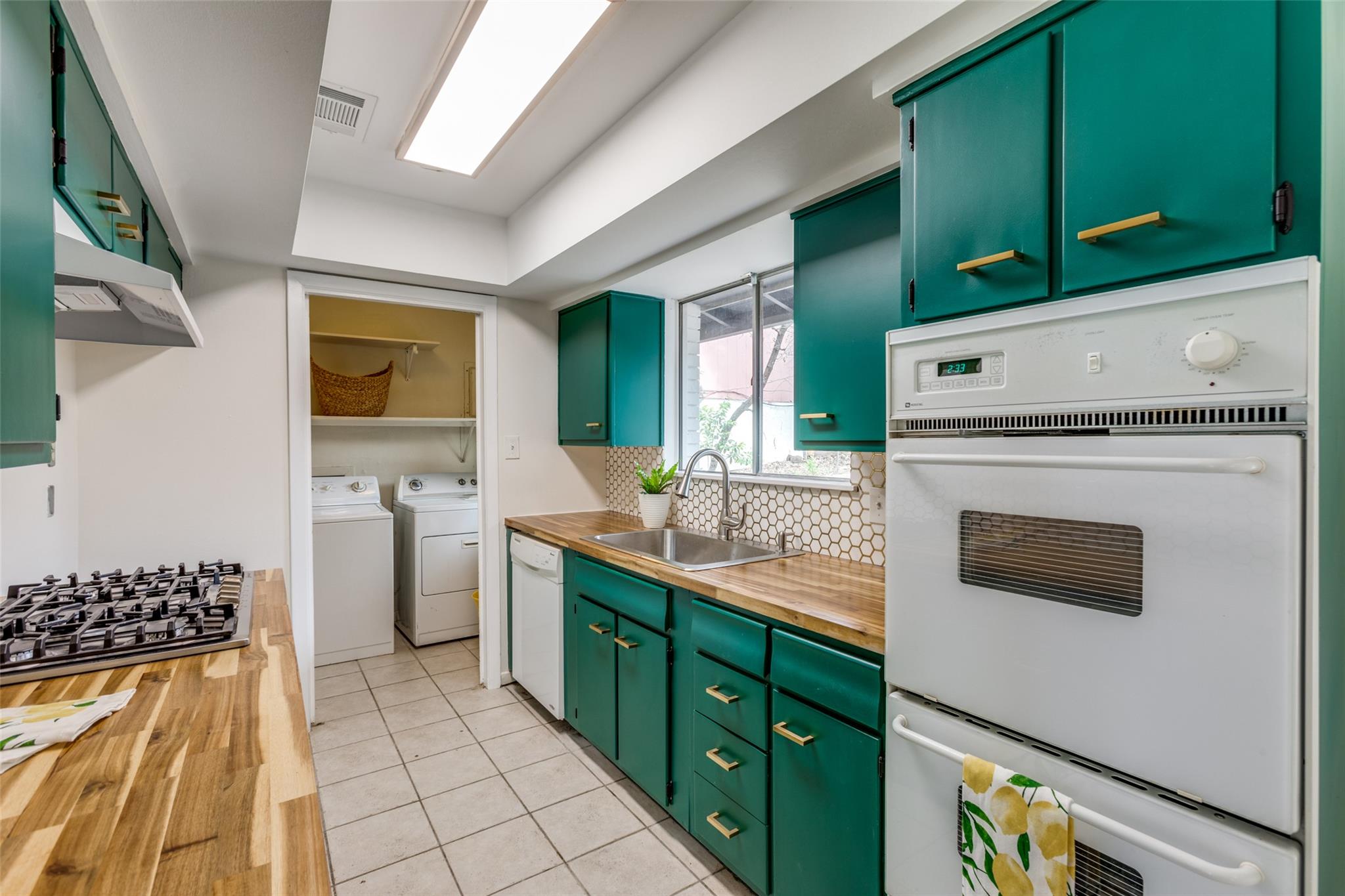 400 Cherry Hill Dr, Austin, TX 78704