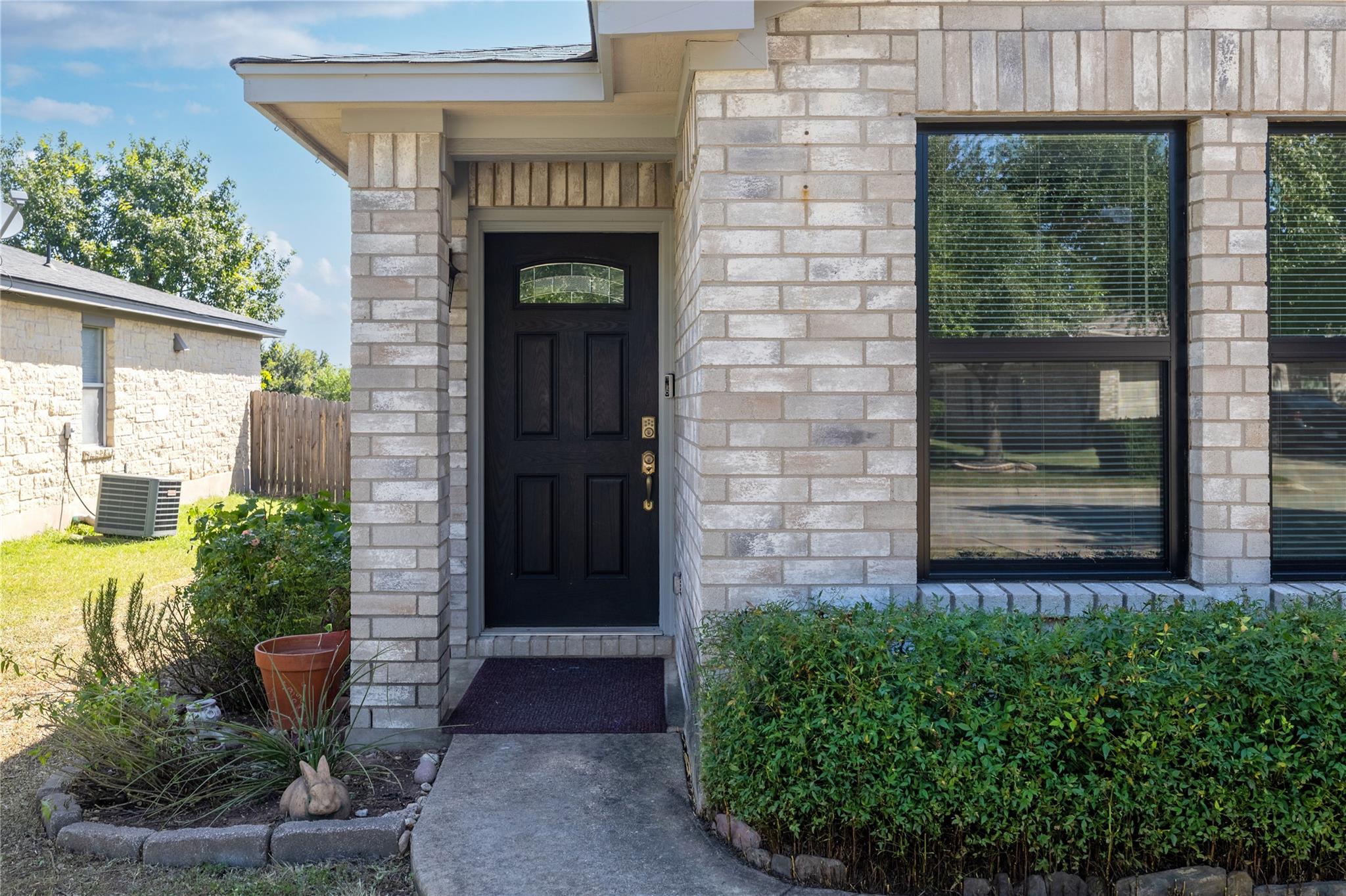 2008 Garrison Dr, Leander, TX 78641
