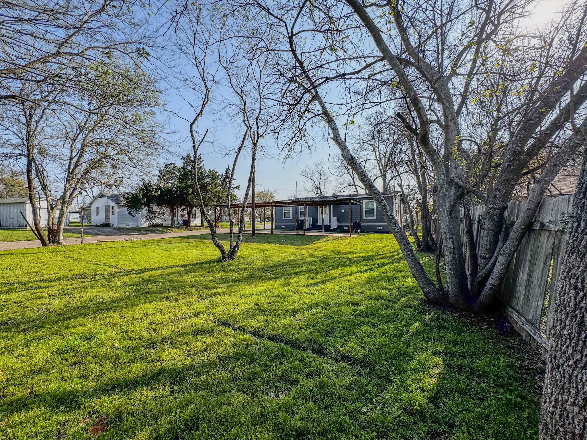 1000 W 17th St, Bryan, TX 77803