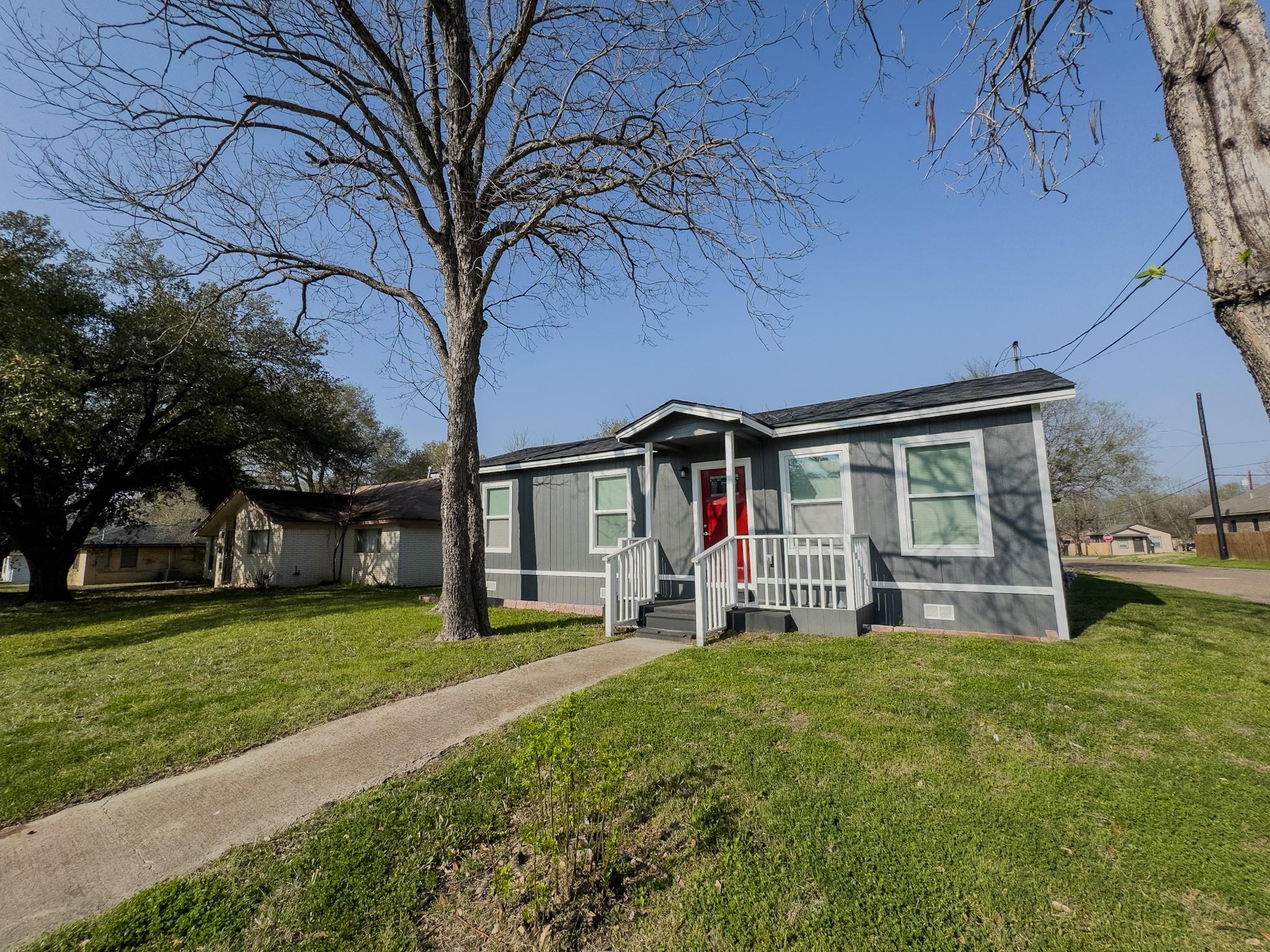 1000 W 17th St, Bryan, TX 77803