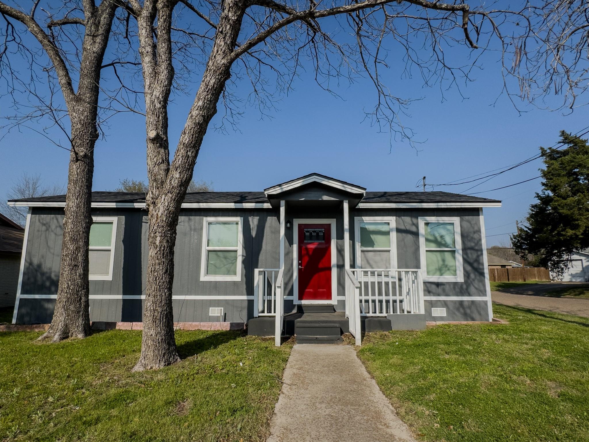 1000 W 17th St, Bryan, TX 77803