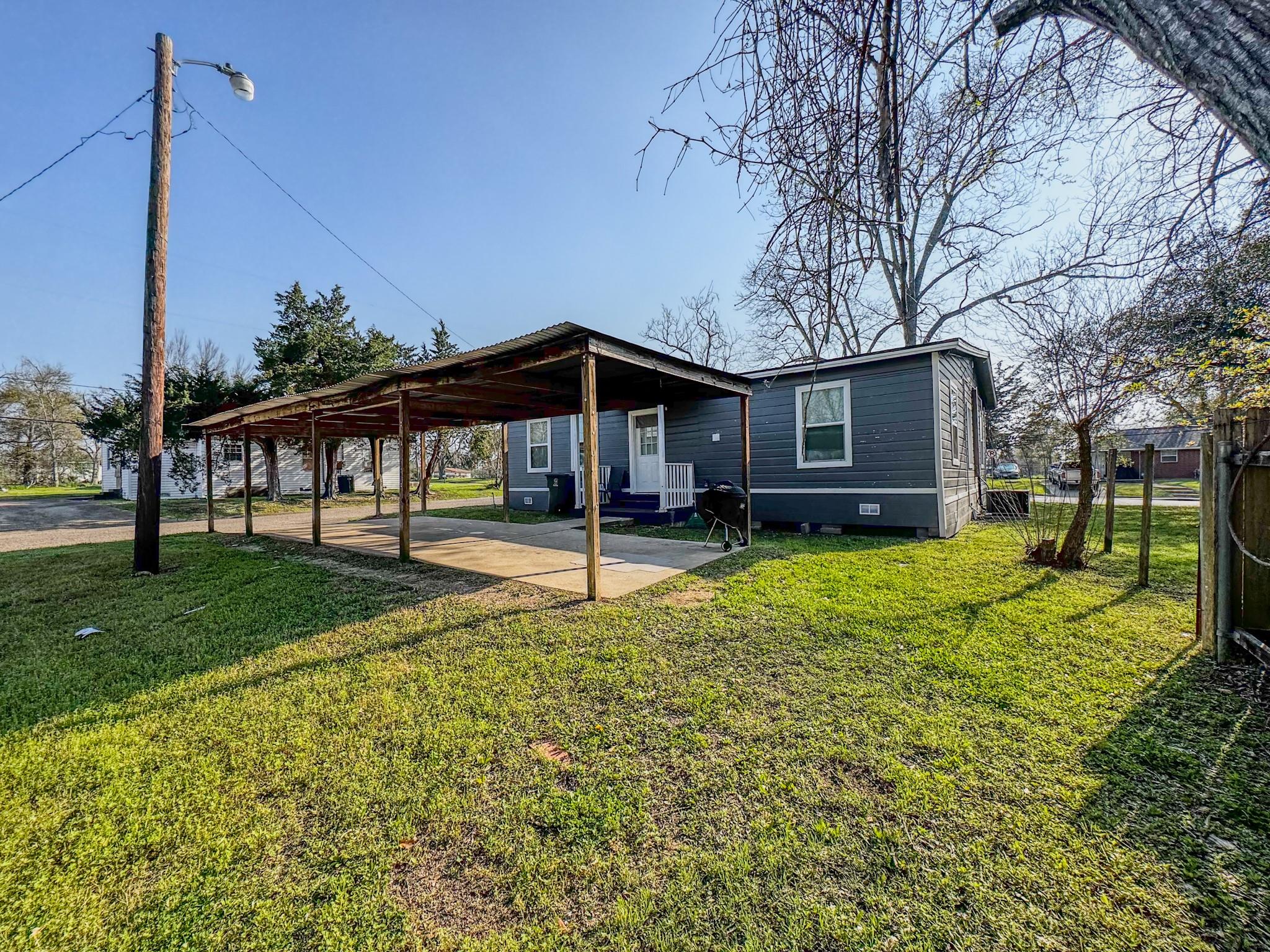 1000 W 17th St, Bryan, TX 77803