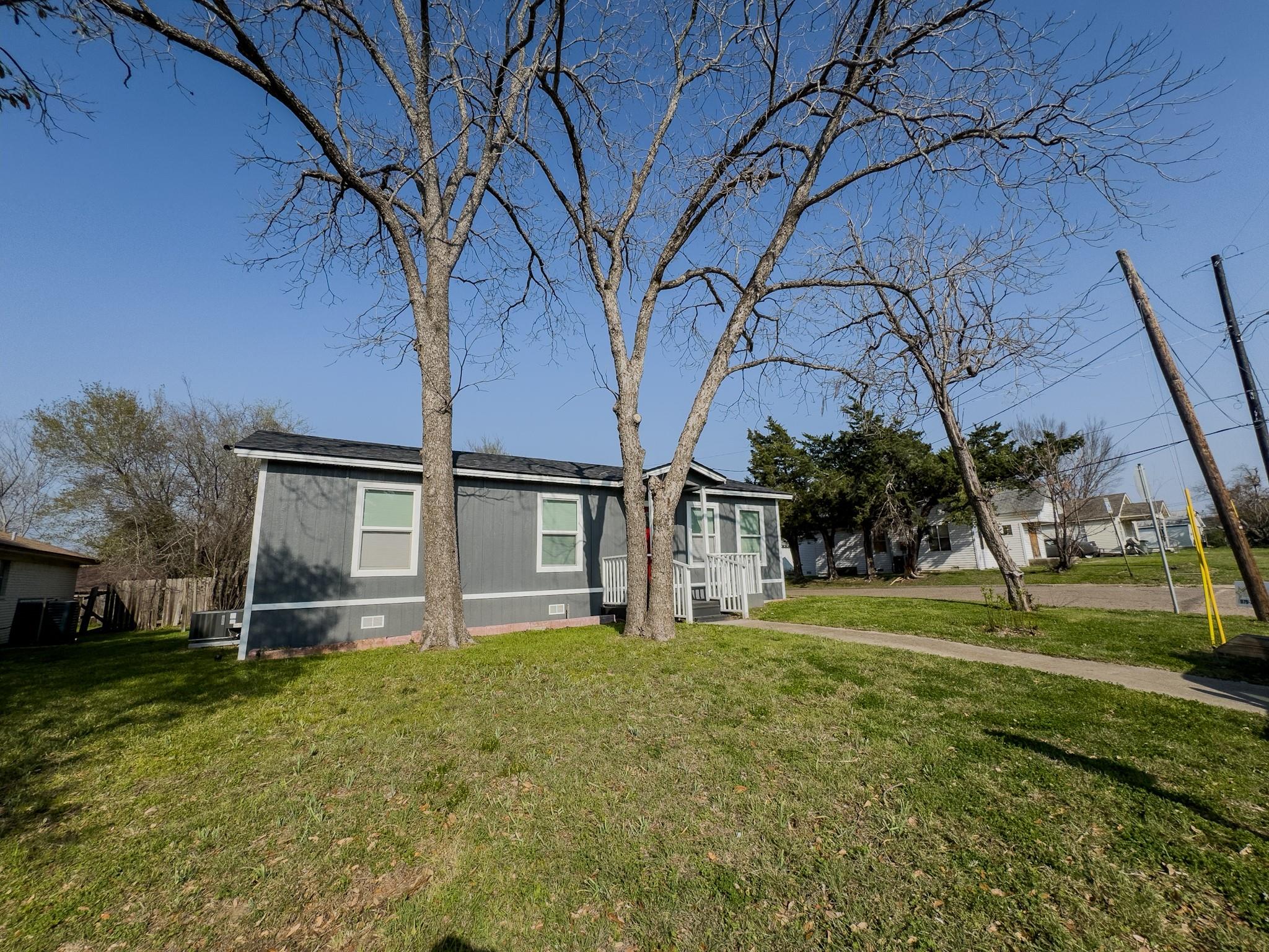 1000 W 17th St, Bryan, TX 77803