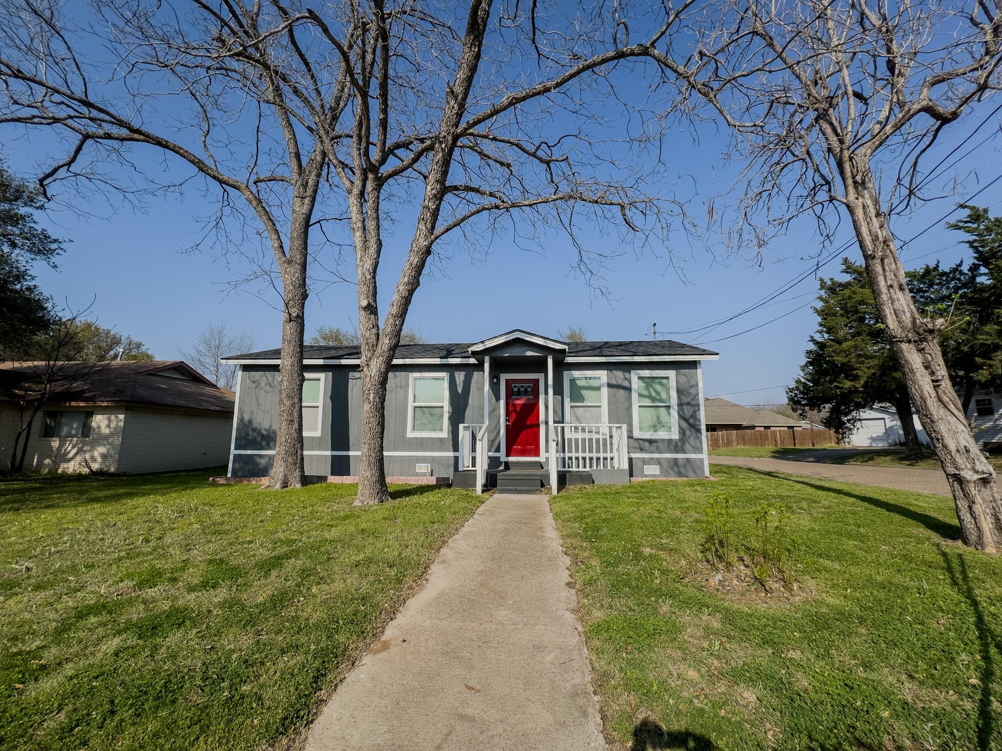 1000 W 17th St, Bryan, TX 77803