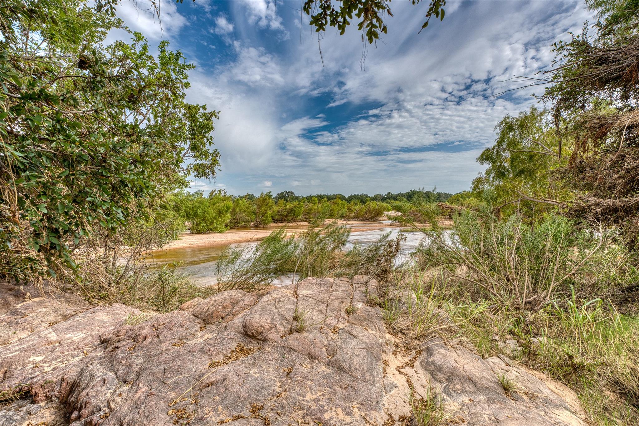 125 Elmer Rd, Llano, TX 78643