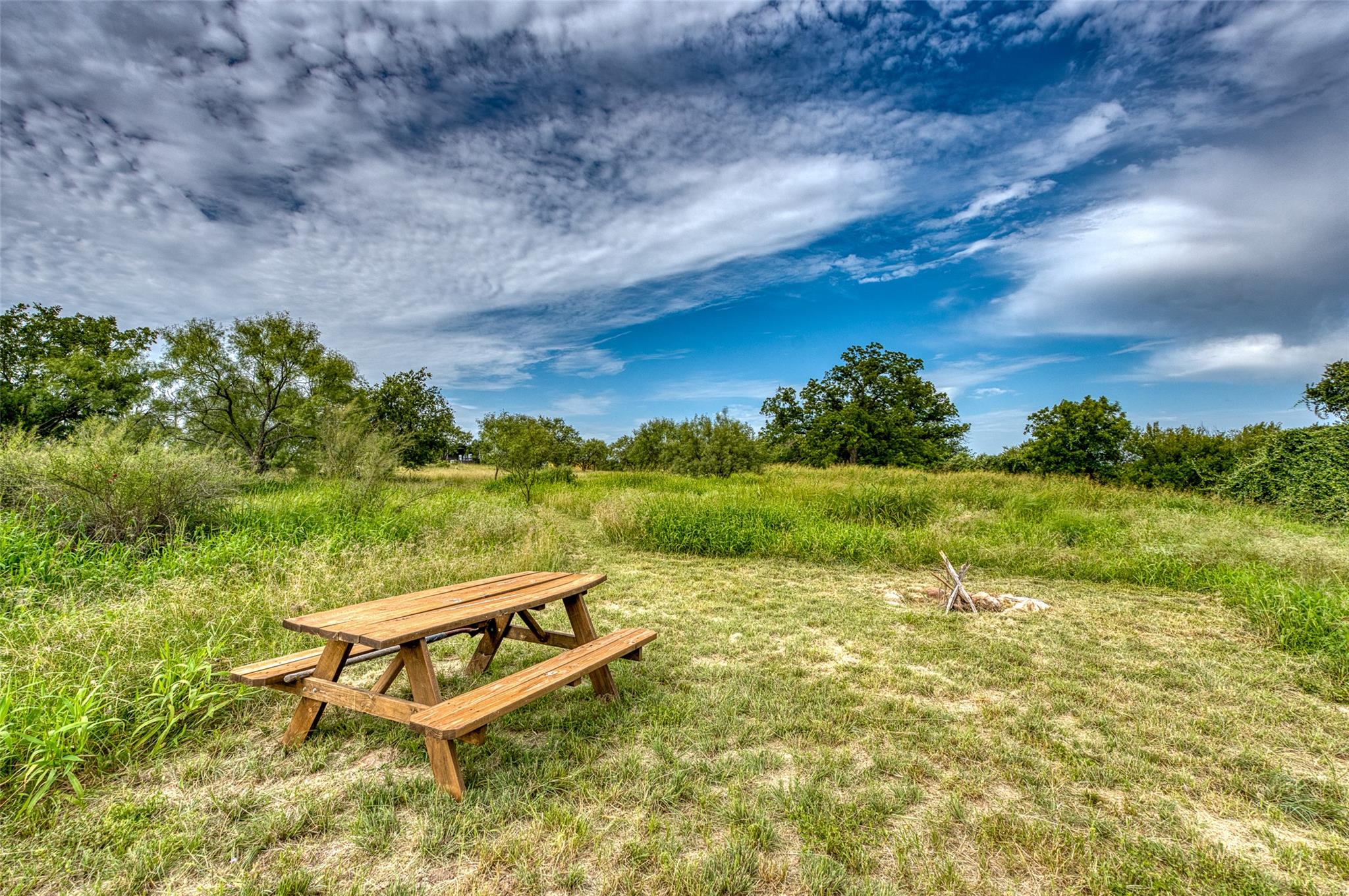 125 Elmer Rd, Llano, TX 78643