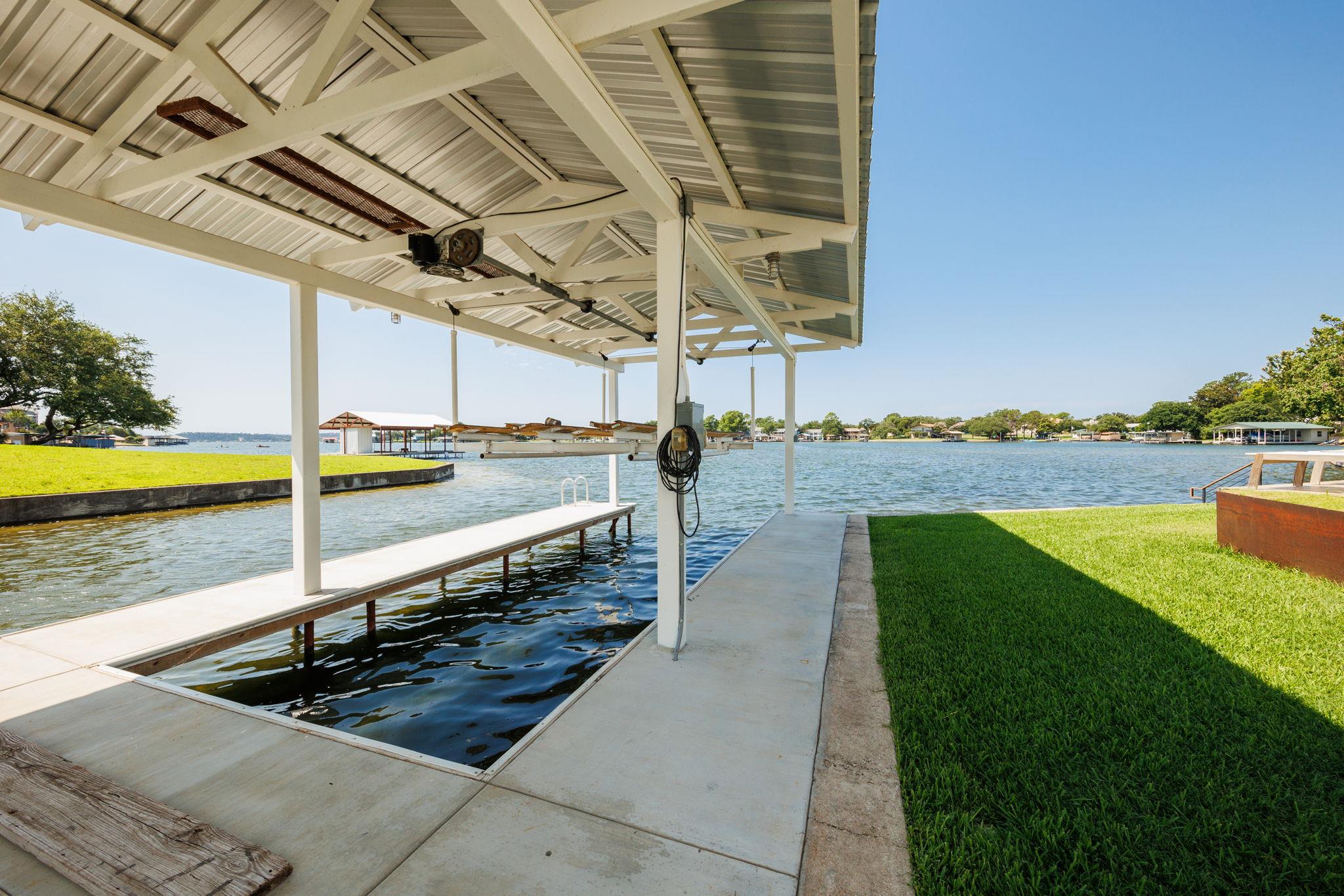 703 Woodland Hills Dr, Granite Shoals, TX 78654