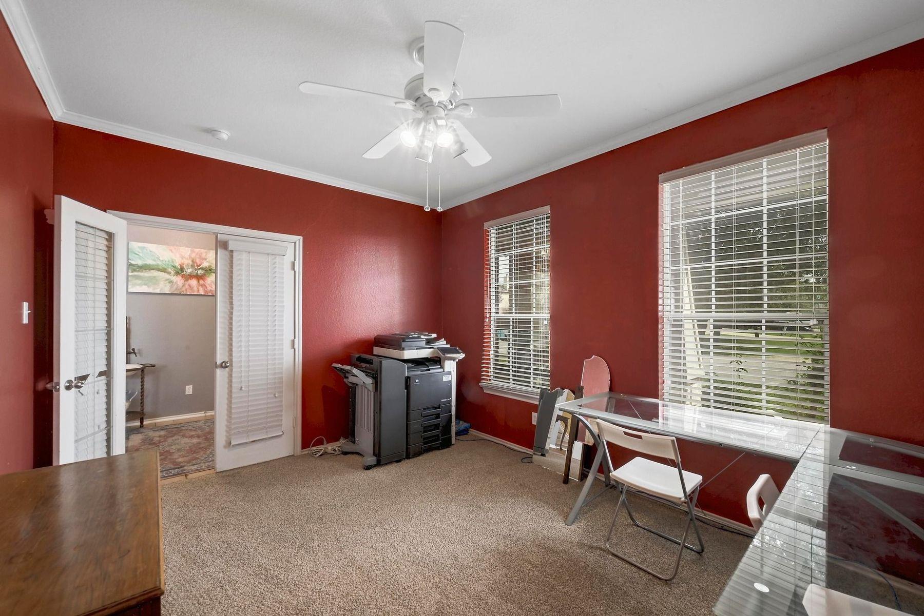 118 Floating Leaf Dr, Hutto, TX 78634