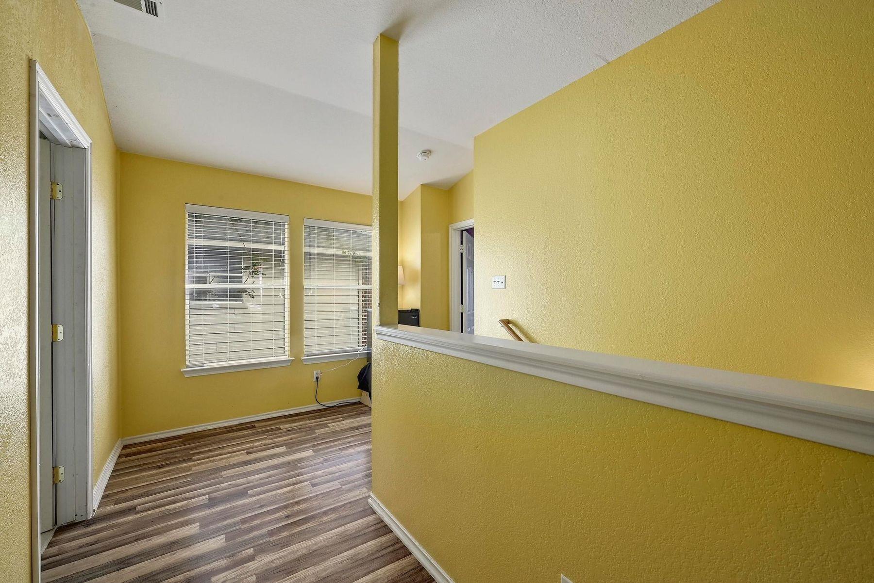 118 Floating Leaf Dr, Hutto, TX 78634