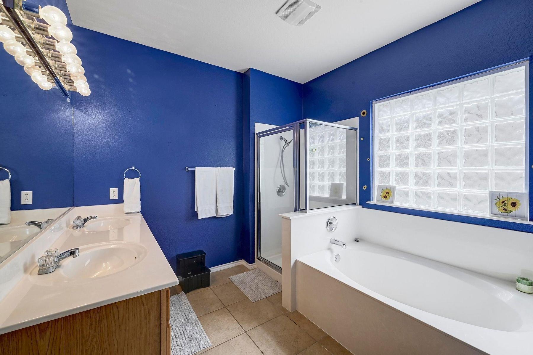 118 Floating Leaf Dr, Hutto, TX 78634