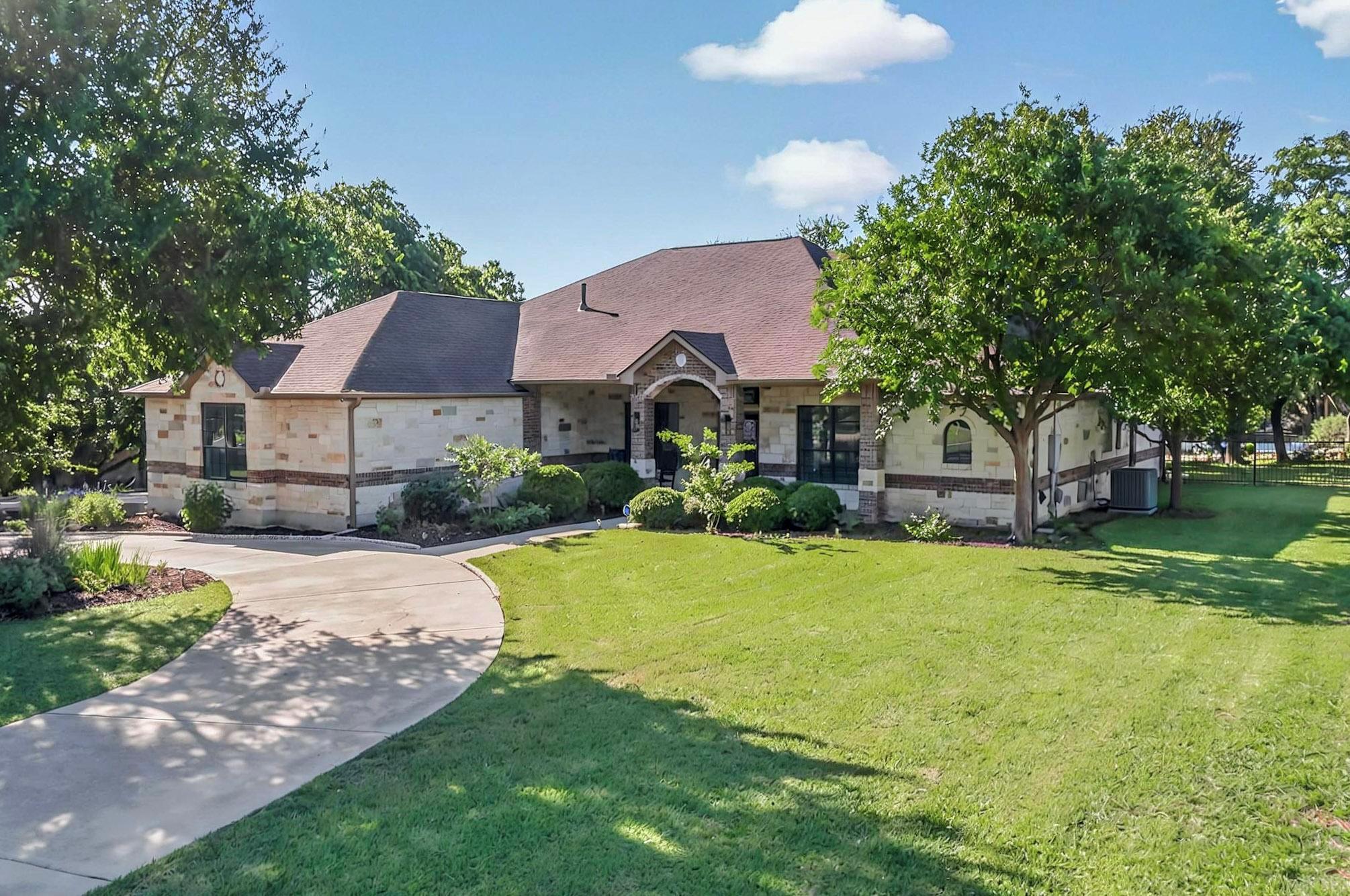 104 Standing Oak Dr, Georgetown, TX 78633